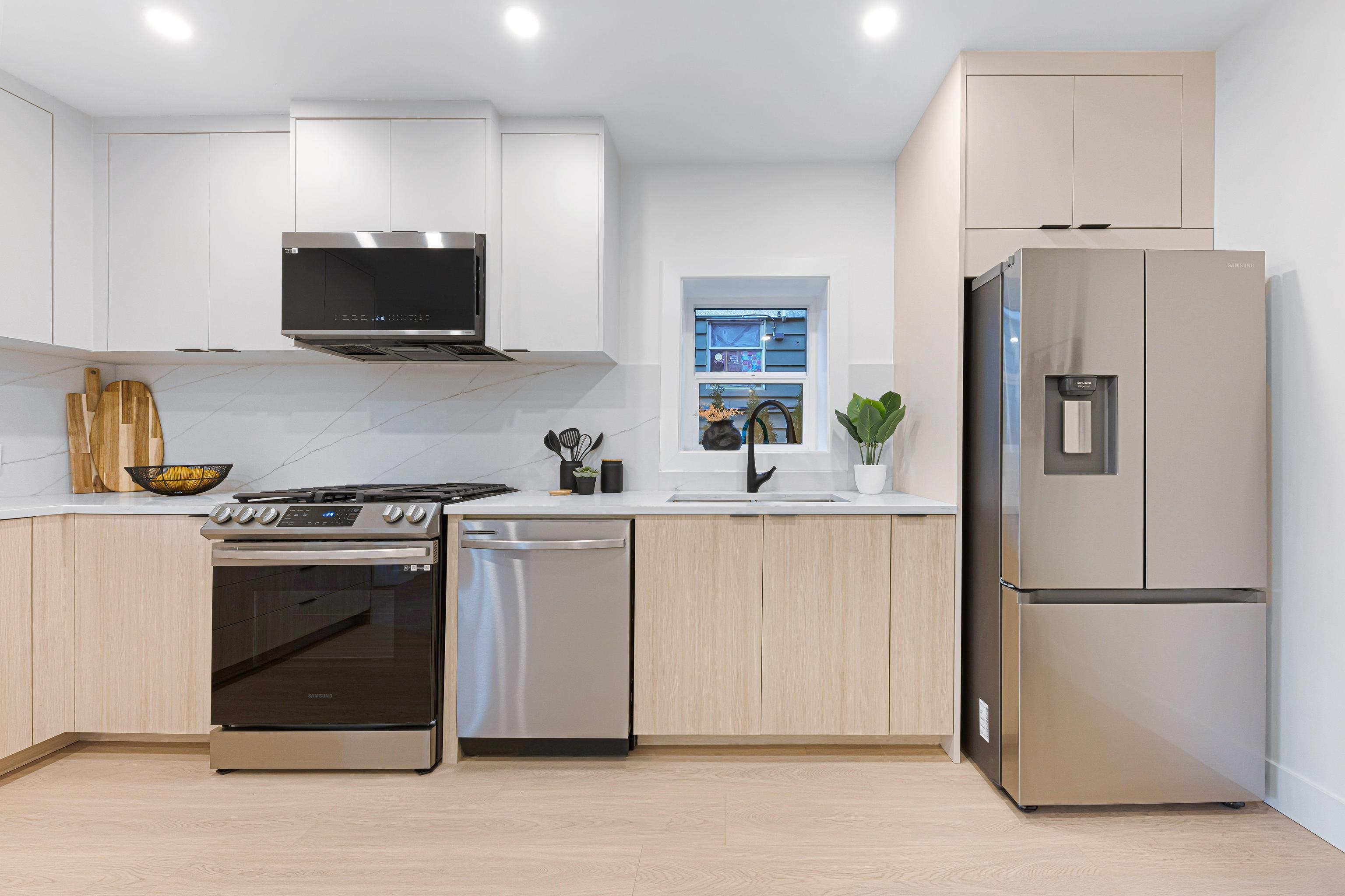 Listing image of 1225 CLOVERLEY STREET