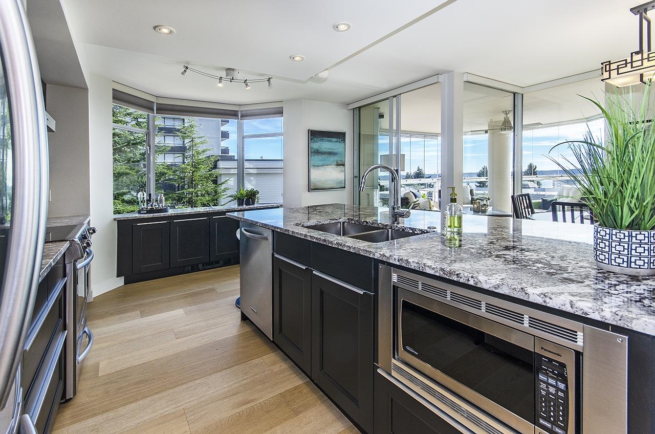 Listing image of 201 123 E KEITH ROAD