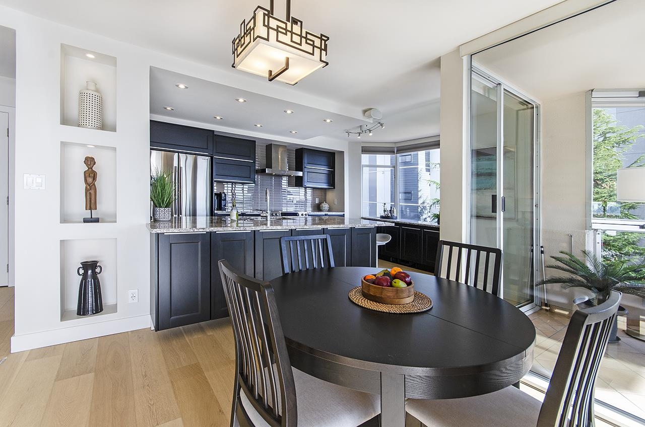 Listing image of 201 123 E KEITH ROAD