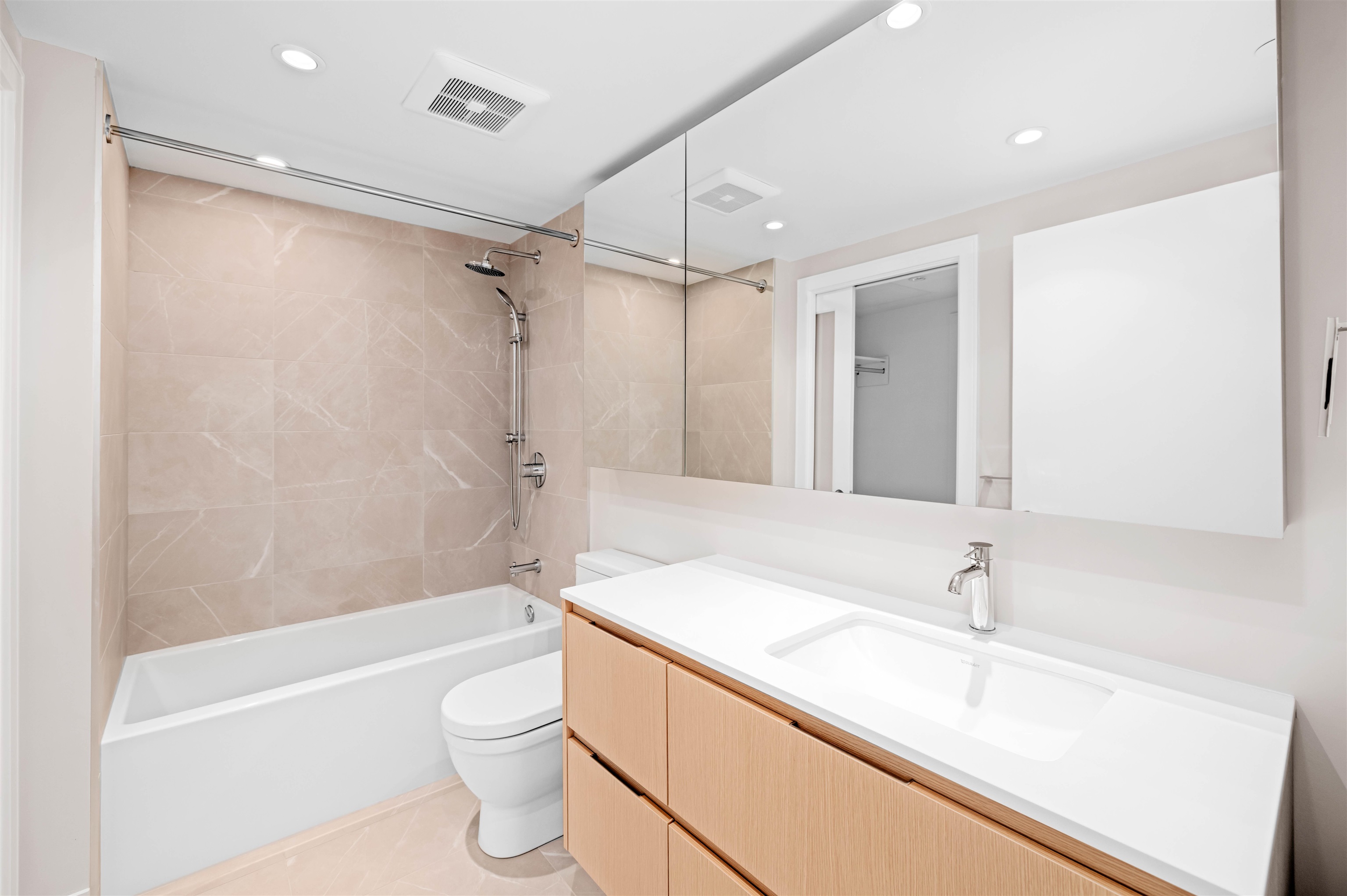 Listing image of 618 1500 FERN STREET