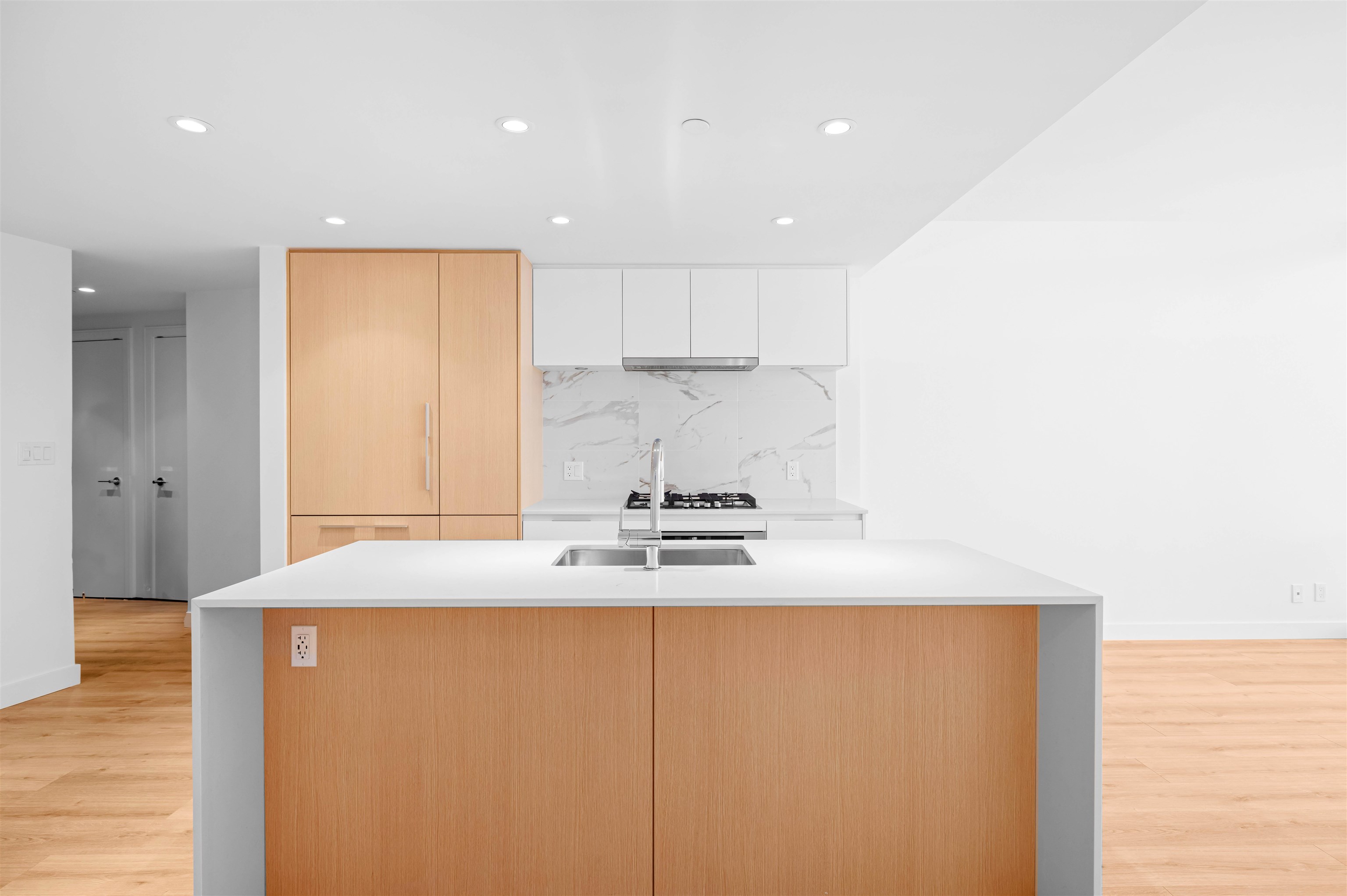Listing image of 618 1500 FERN STREET