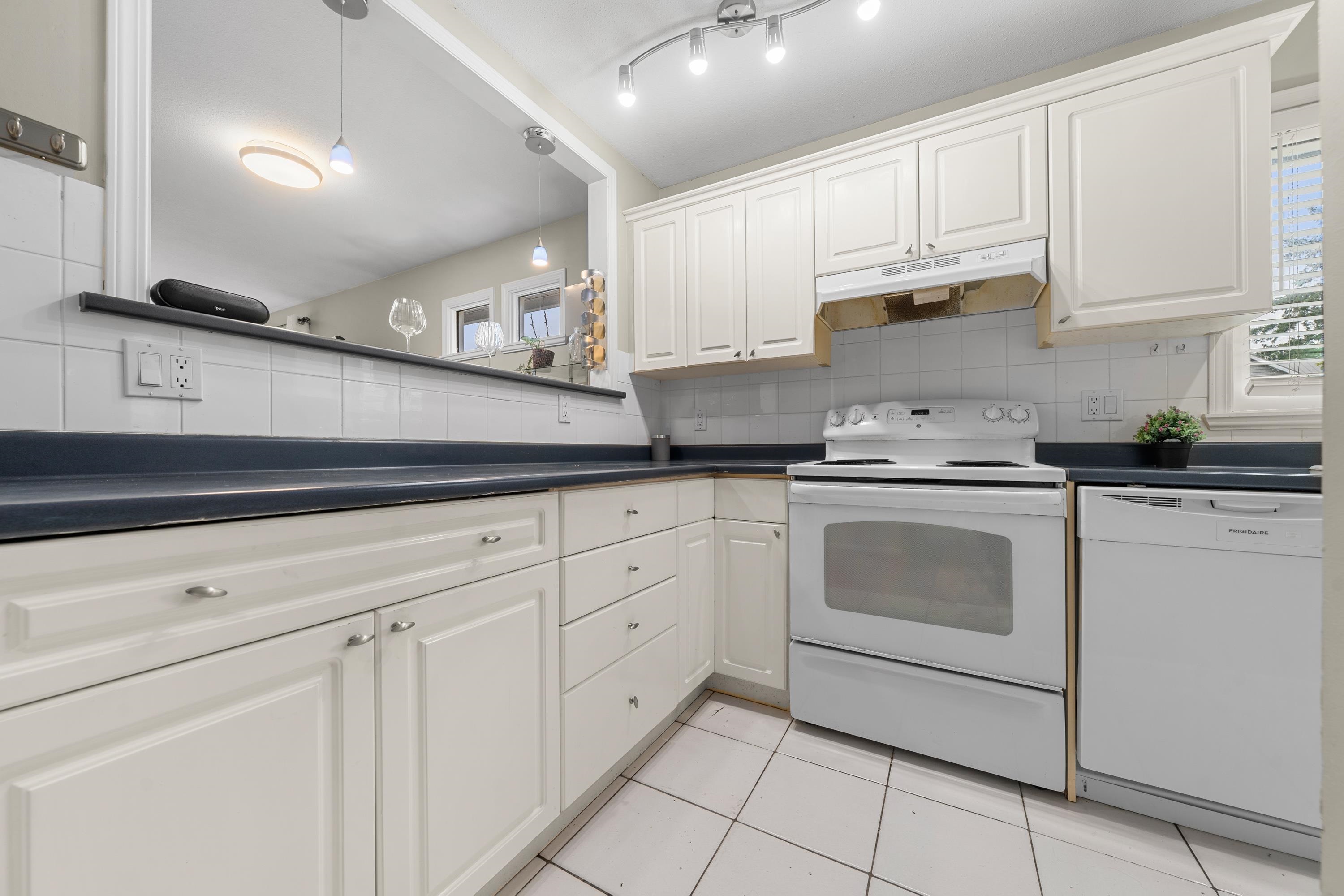 Listing image of 203 1538 BOWSER AVENUE