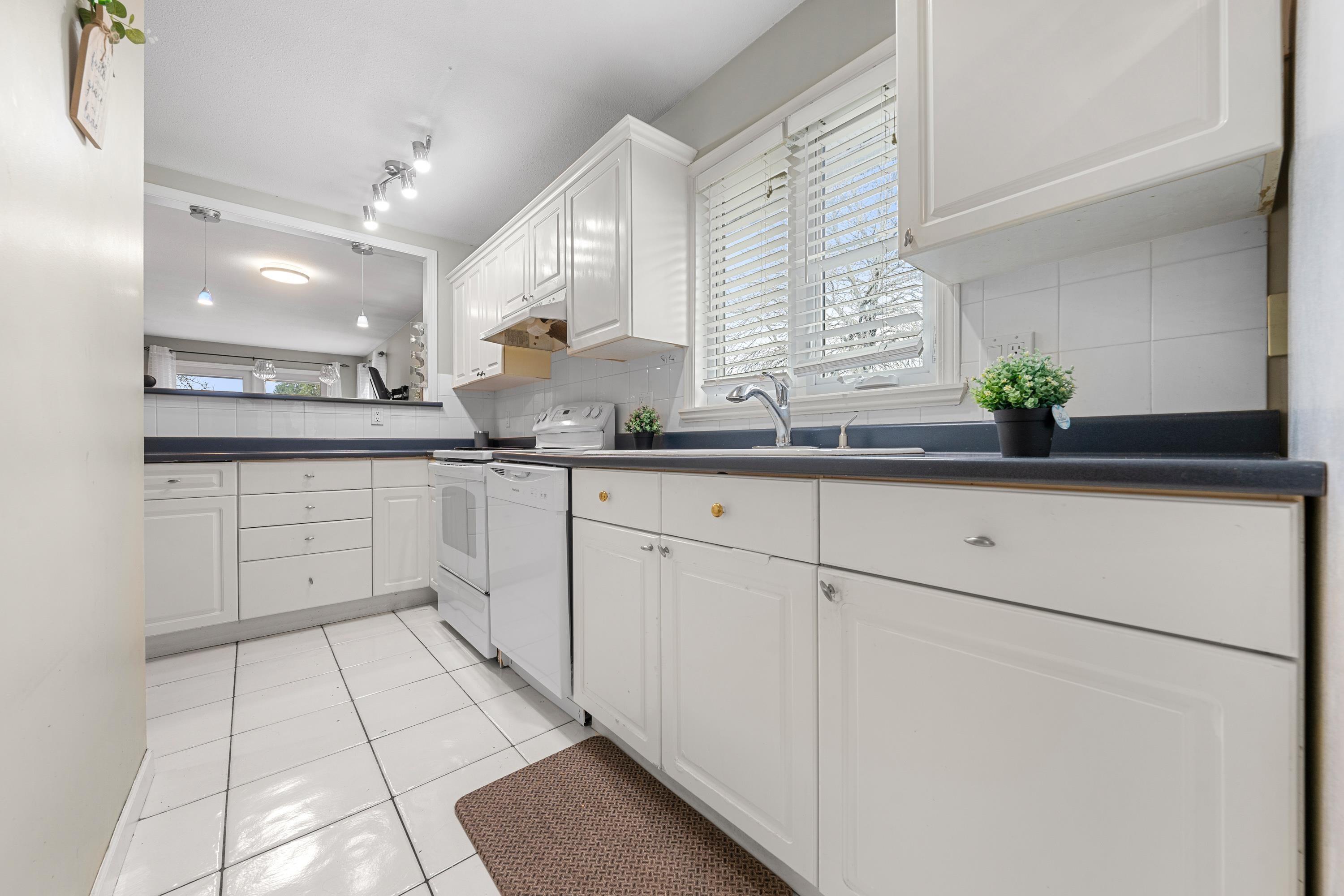 Listing image of 203 1538 BOWSER AVENUE
