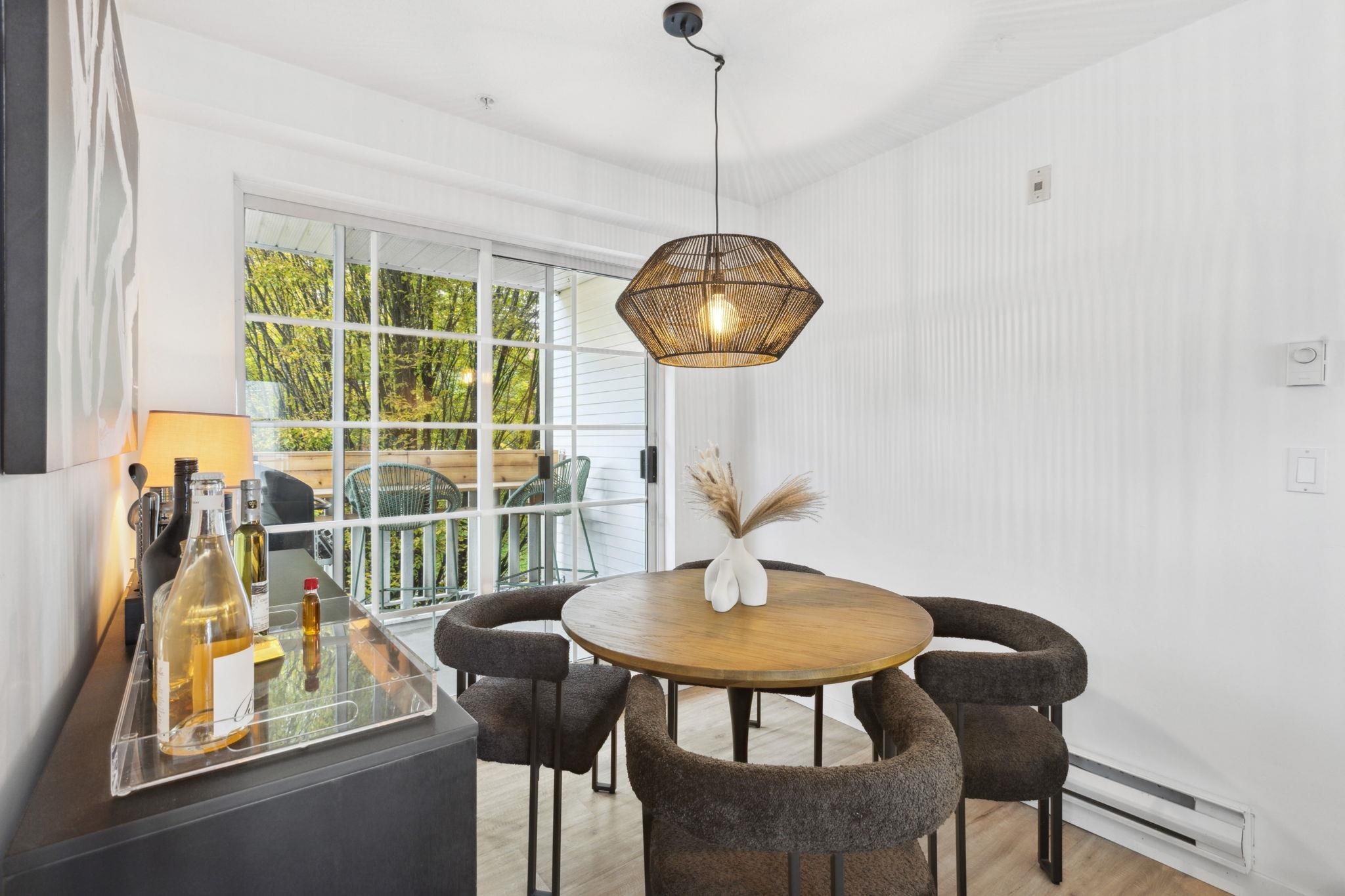 Listing image of 300 137 E 1ST STREET