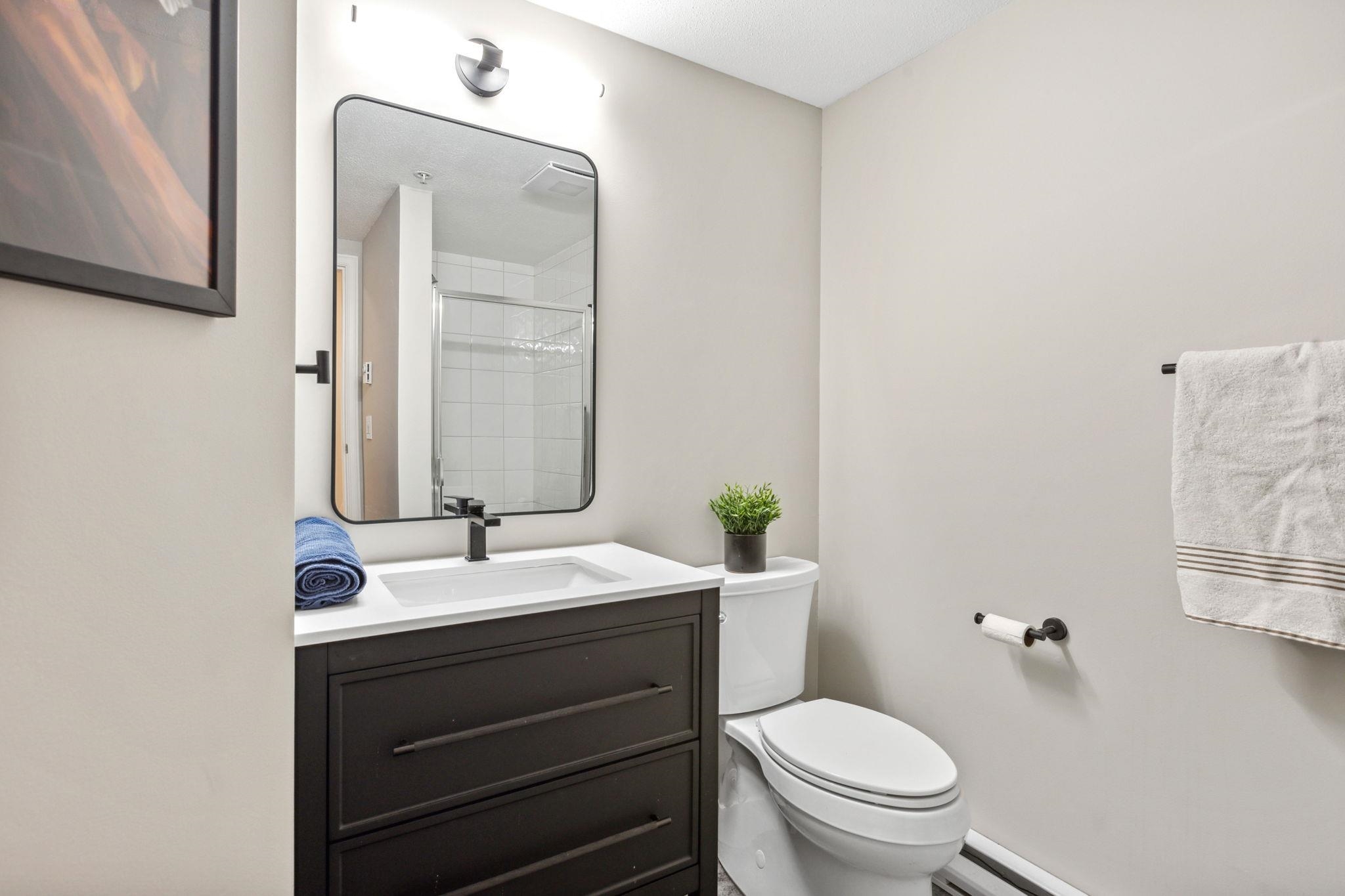 Listing image of 300 137 E 1ST STREET