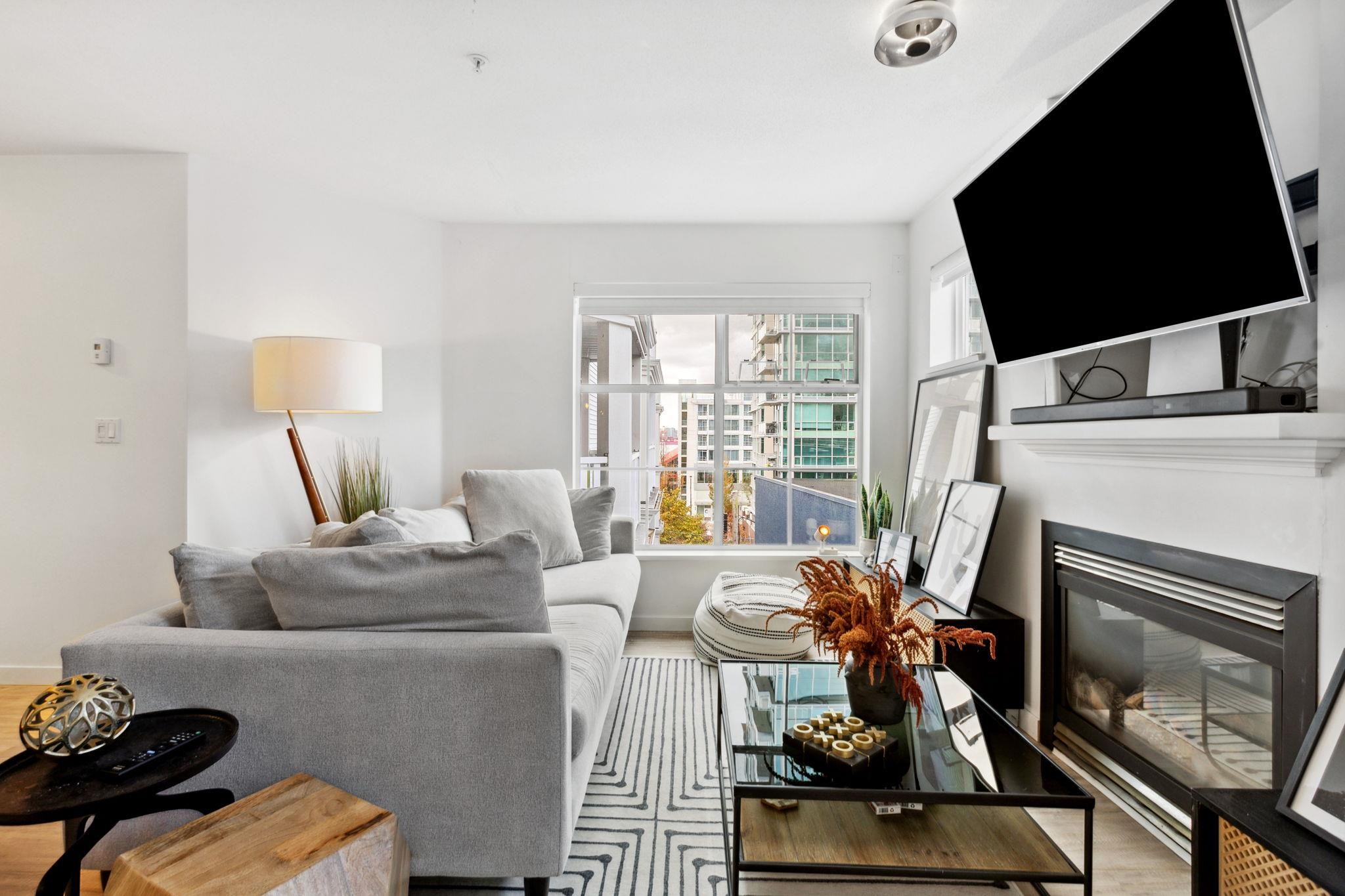 Listing image of 300 137 E 1ST STREET