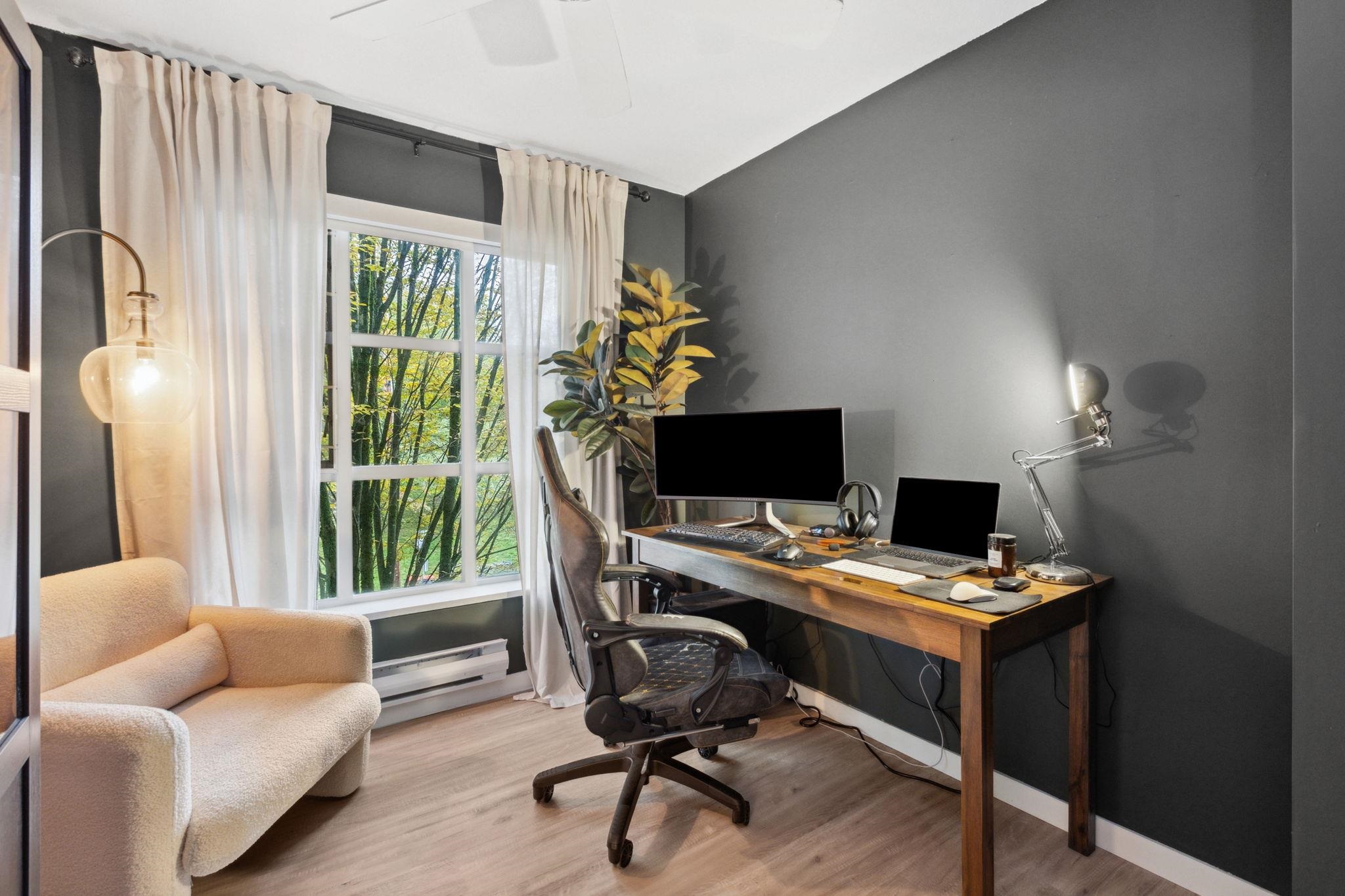 Listing image of 300 137 E 1ST STREET
