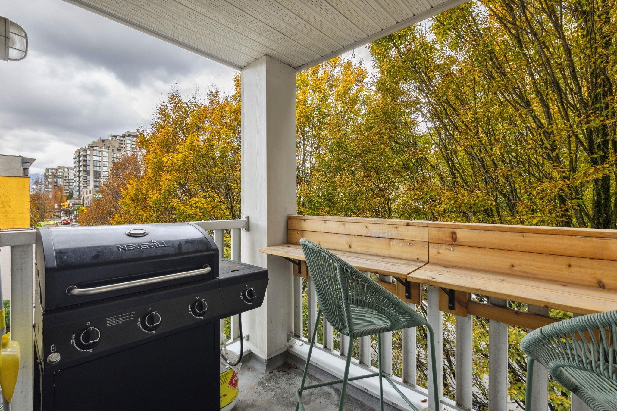 Listing image of 300 137 E 1ST STREET
