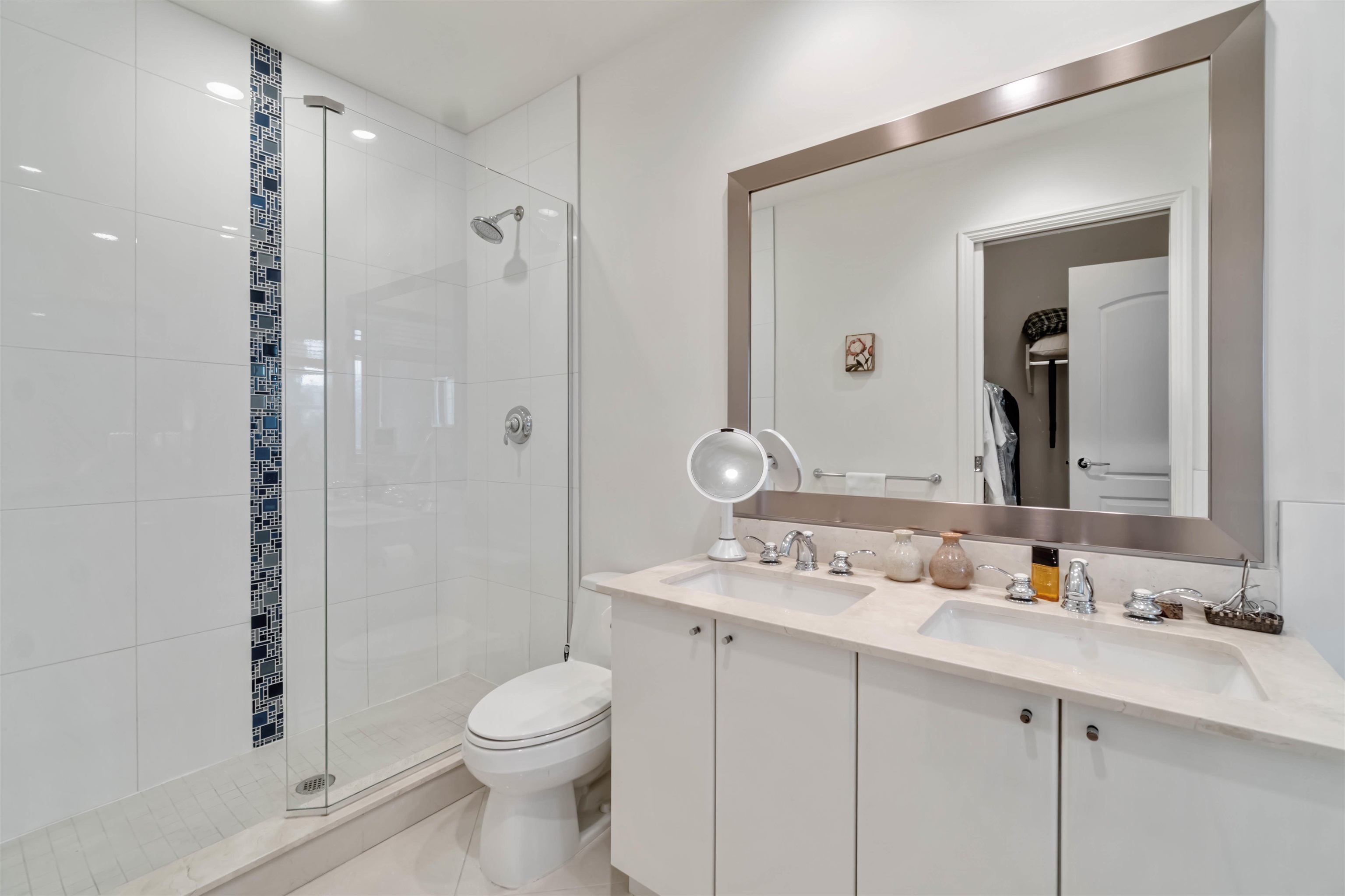 Listing image of 201 162 VICTORY SHIP WAY