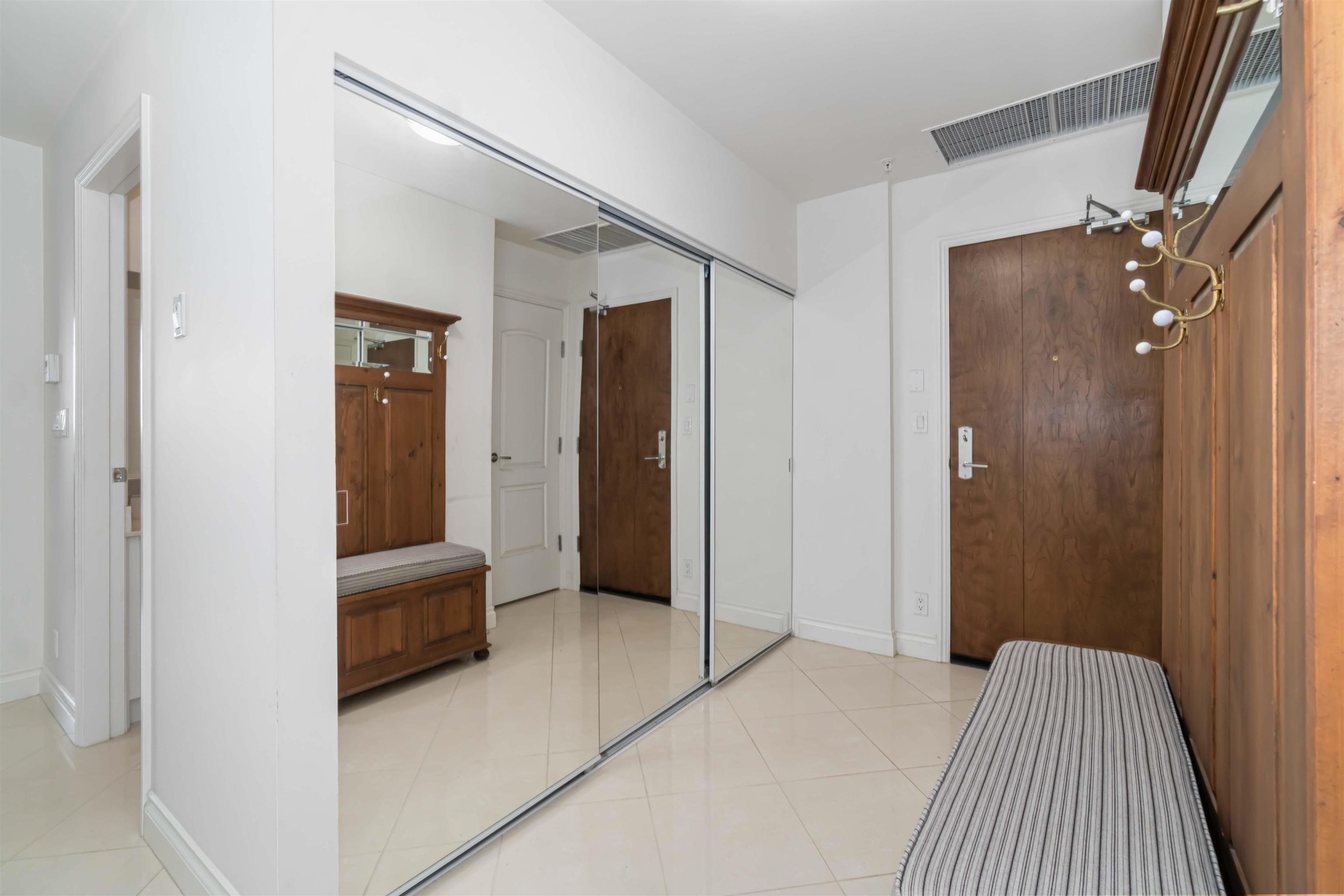 Listing image of 201 162 VICTORY SHIP WAY
