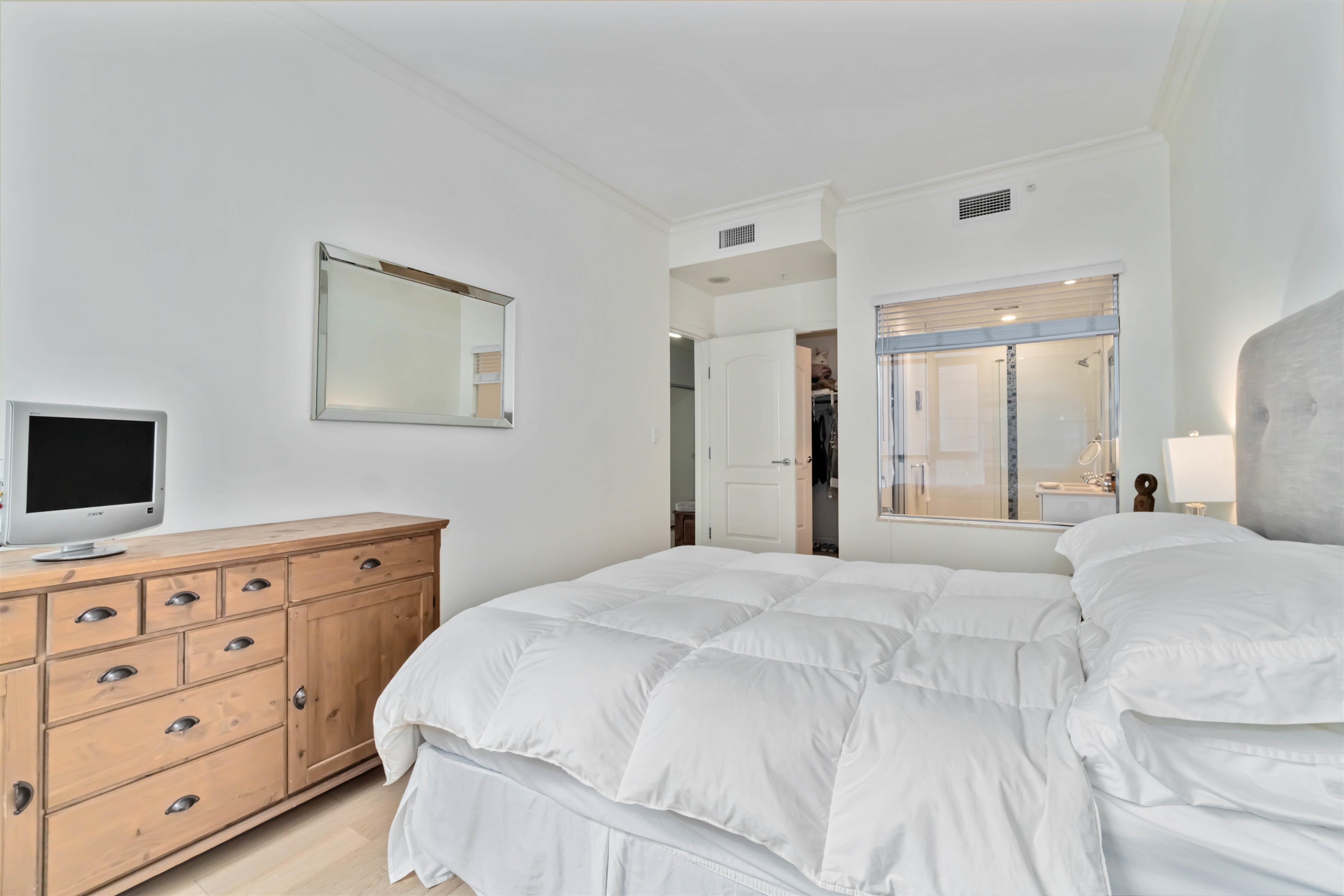 Listing image of 201 162 VICTORY SHIP WAY