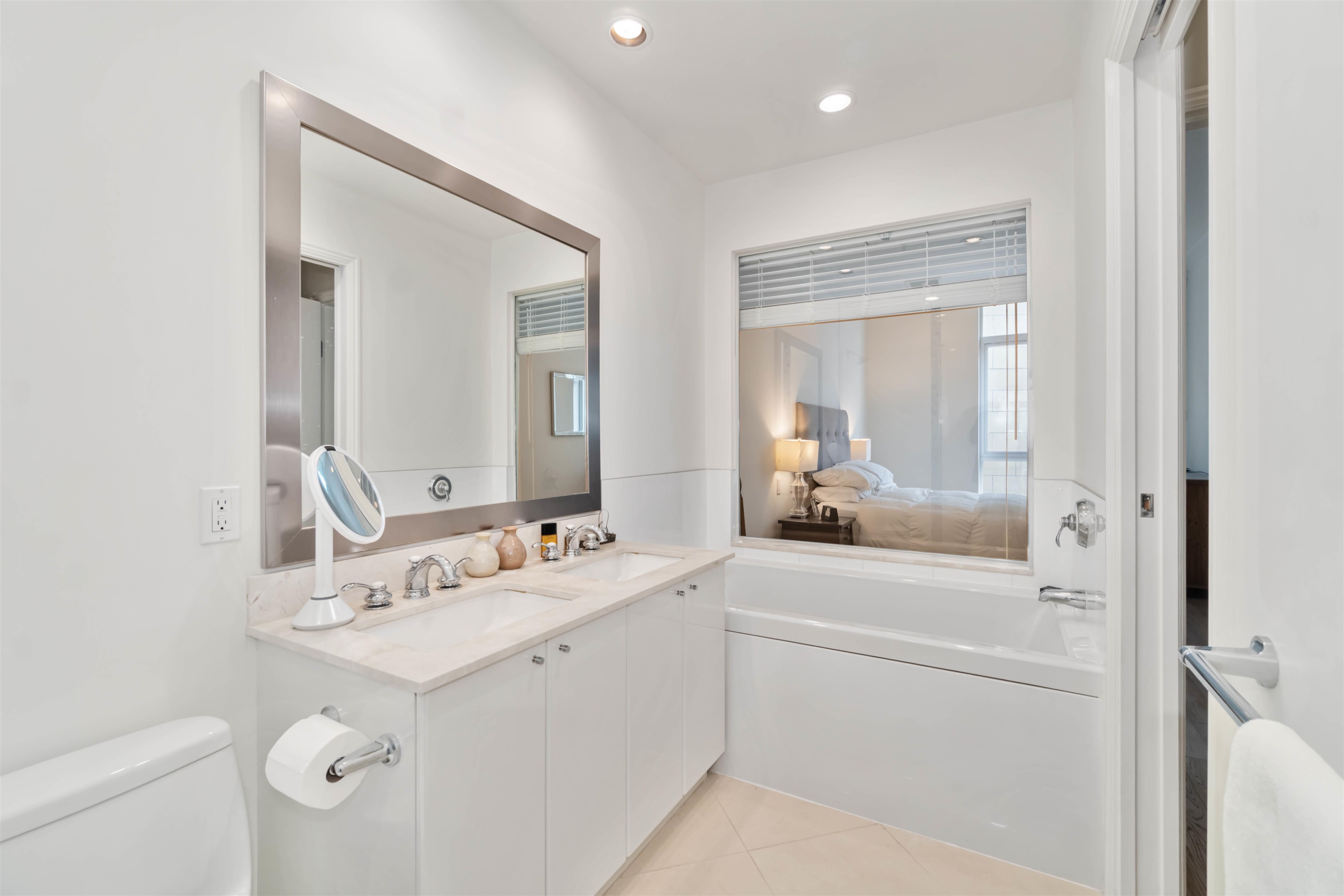 Listing image of 201 162 VICTORY SHIP WAY