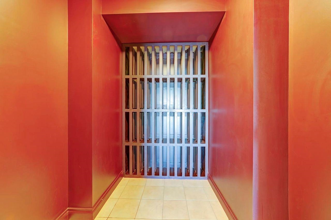 Listing image of 2336 WESTHILL DRIVE