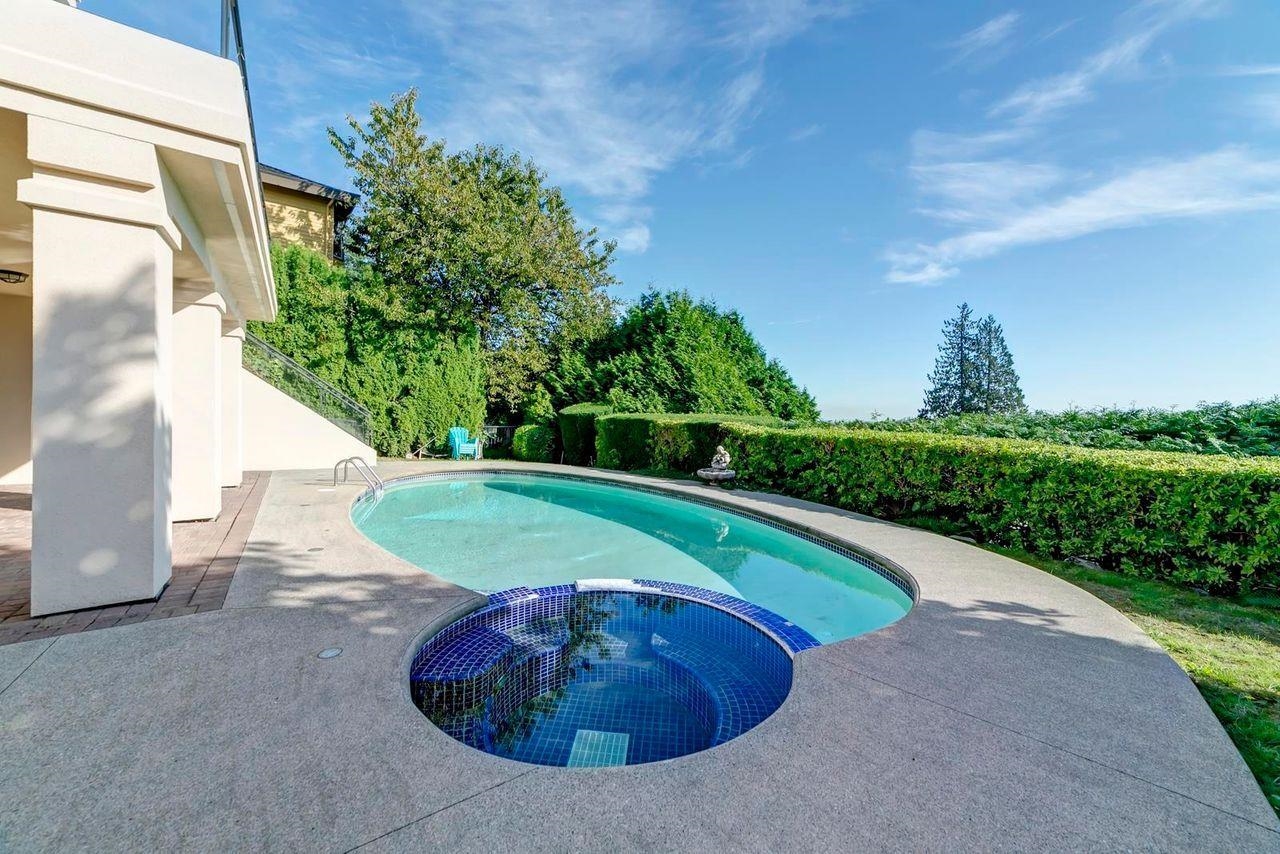 Listing image of 2336 WESTHILL DRIVE