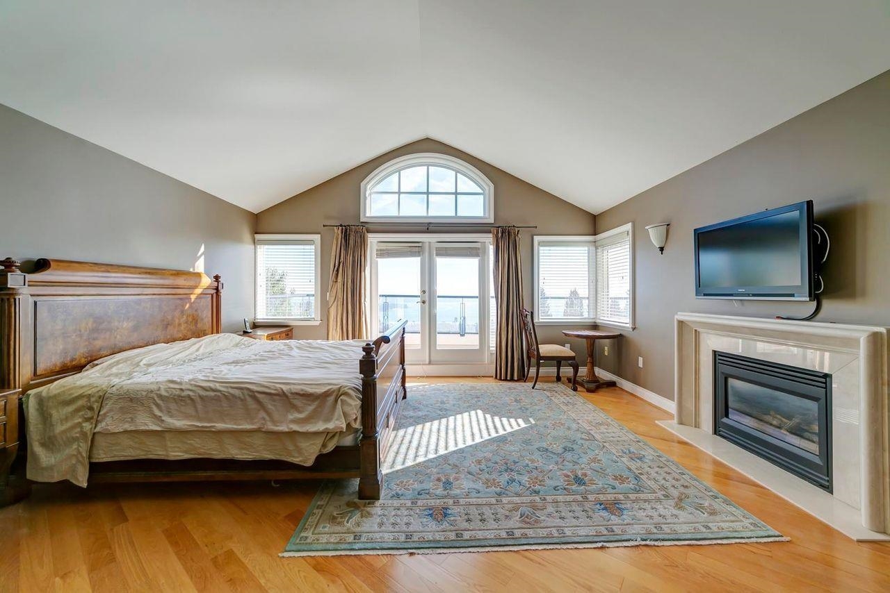 Listing image of 2336 WESTHILL DRIVE