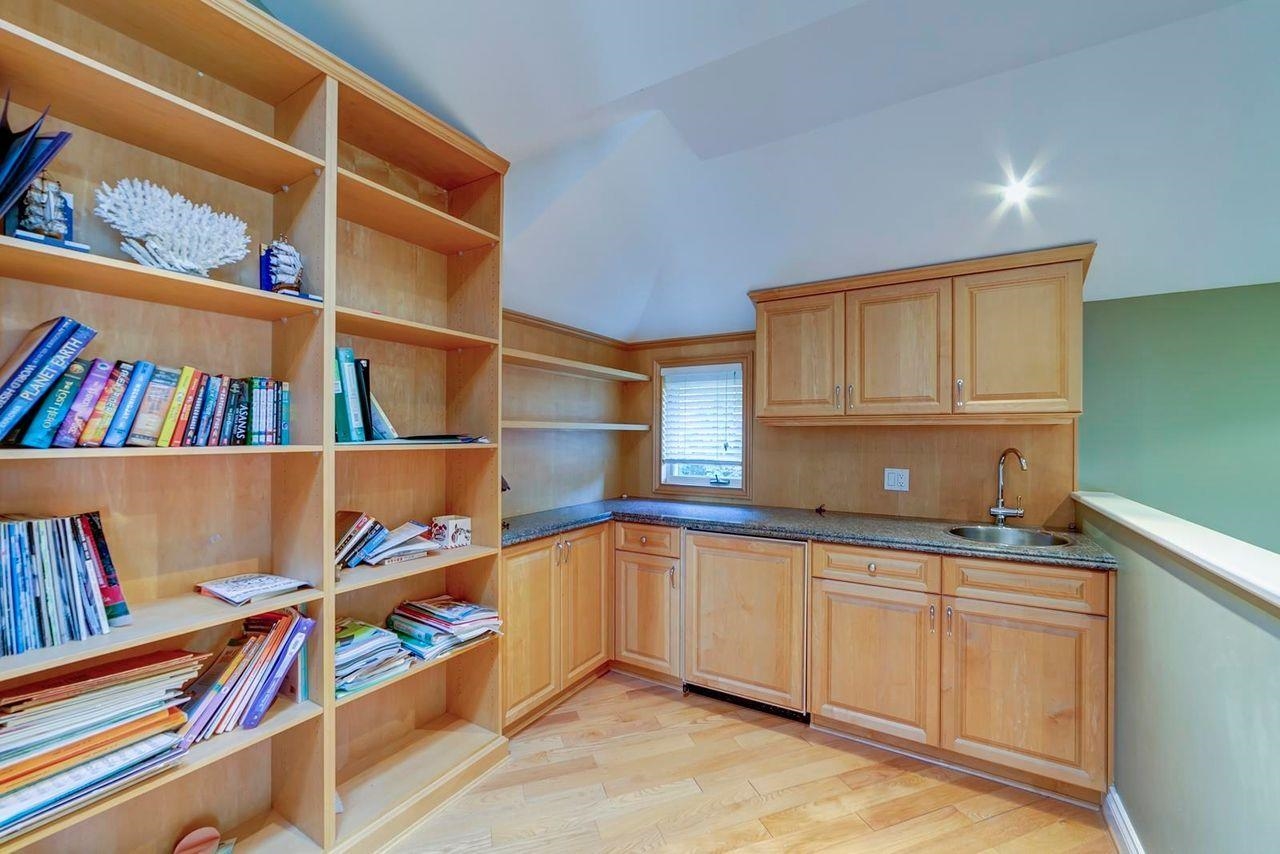 Listing image of 2336 WESTHILL DRIVE