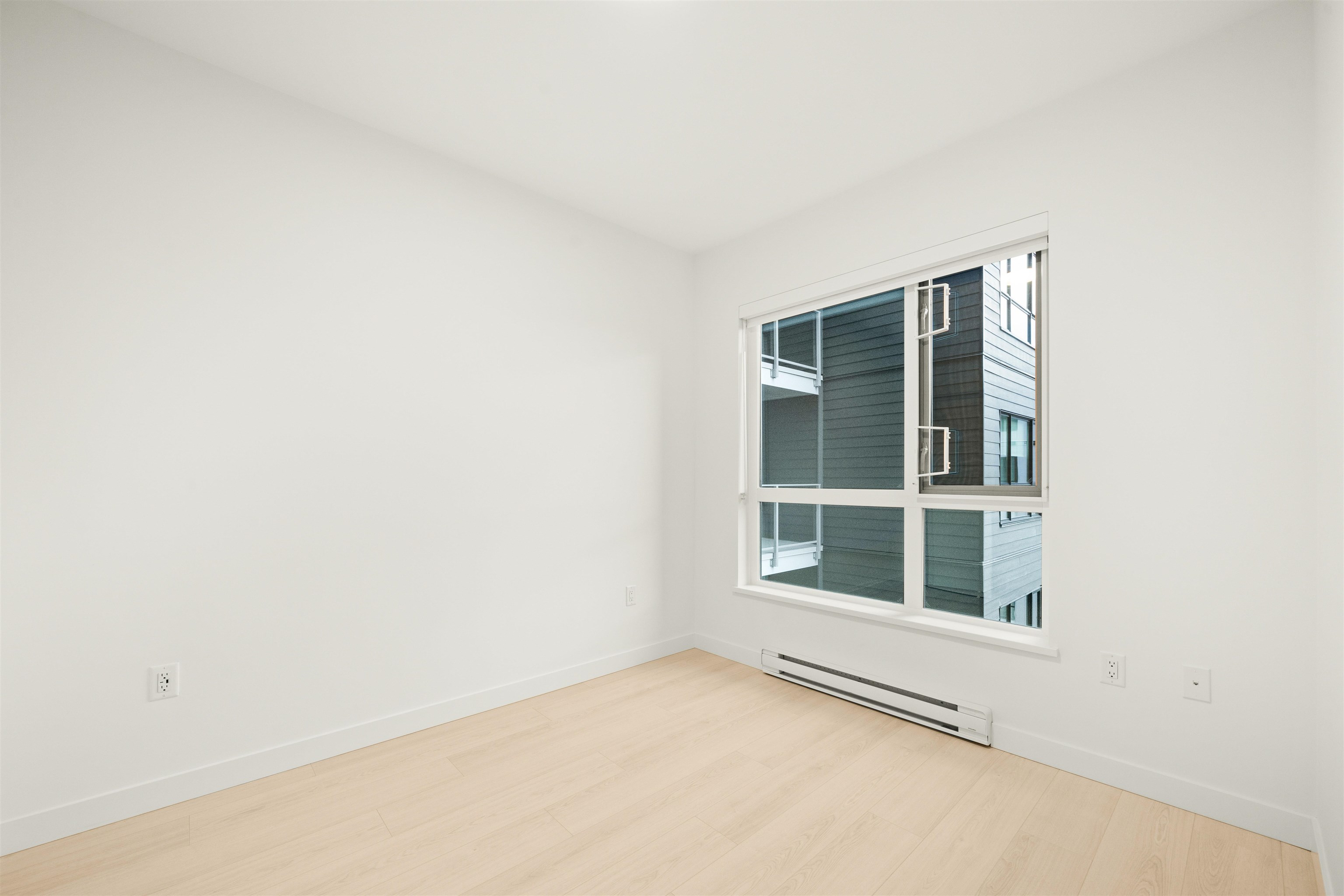 Listing image of 405 3596 MALSUM DR DRIVE