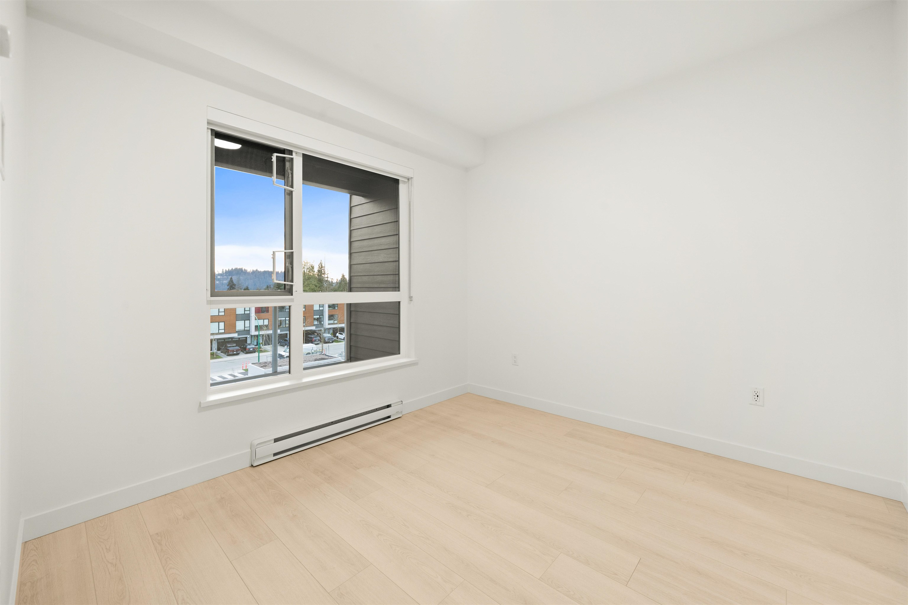 Listing image of 405 3596 MALSUM DR DRIVE