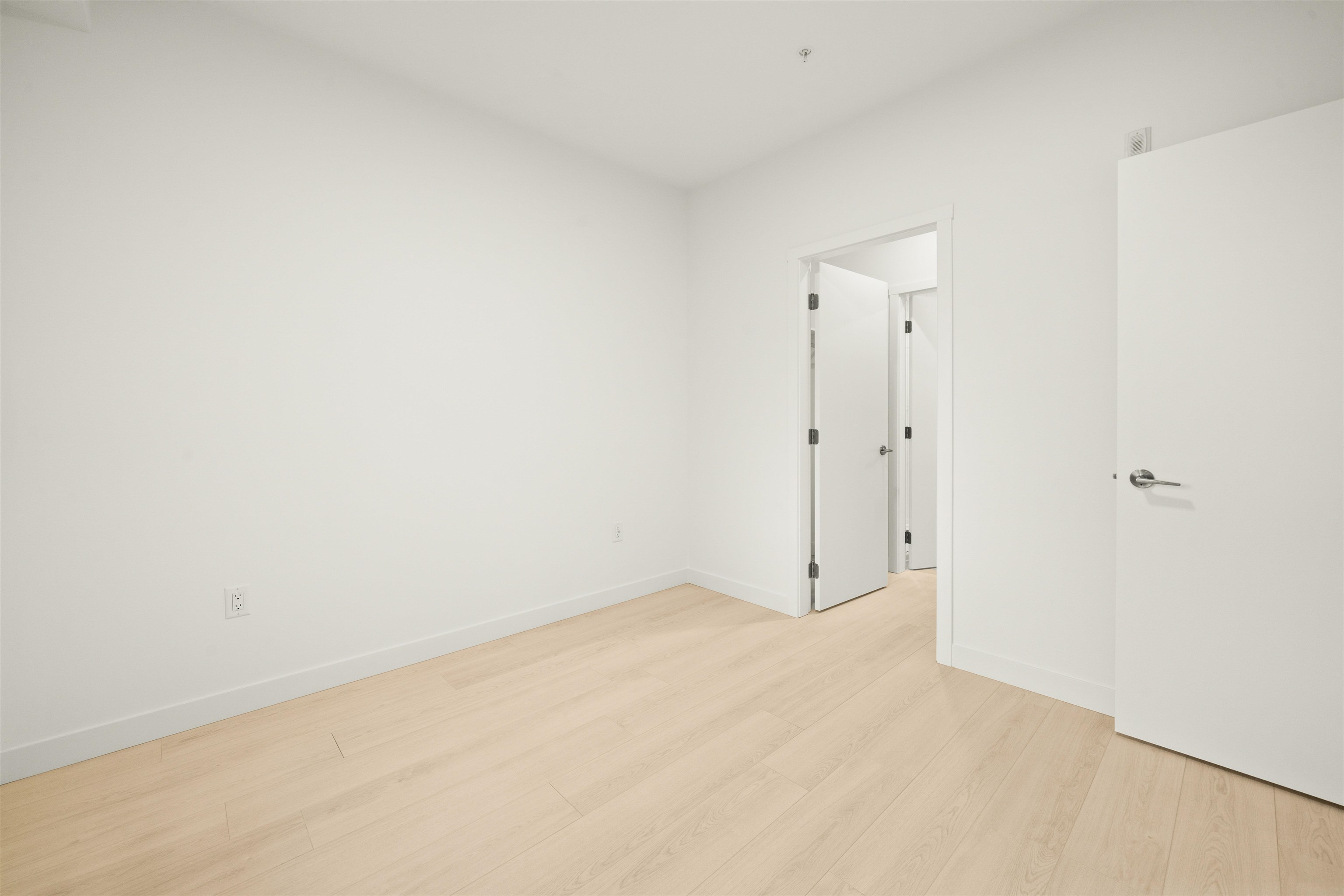 Listing image of 405 3596 MALSUM DR DRIVE