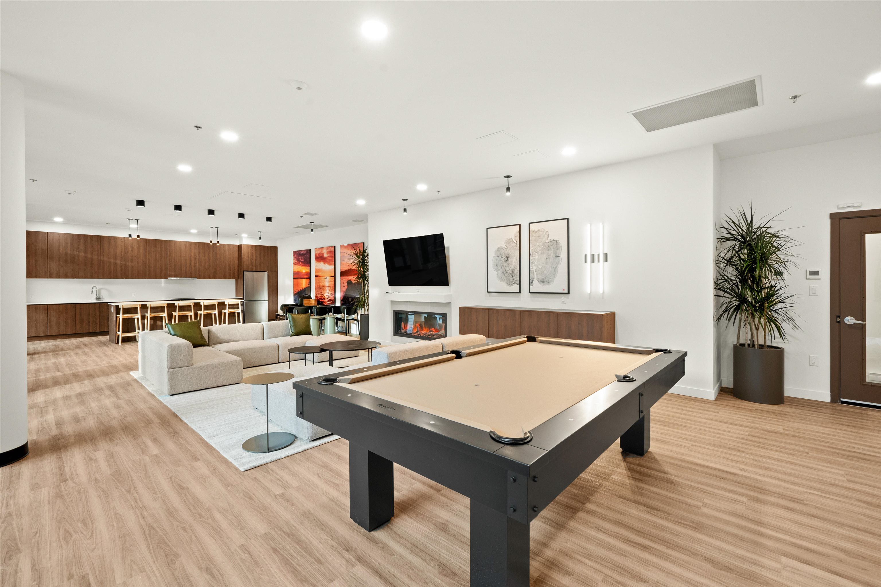 Listing image of 405 3596 MALSUM DR DRIVE