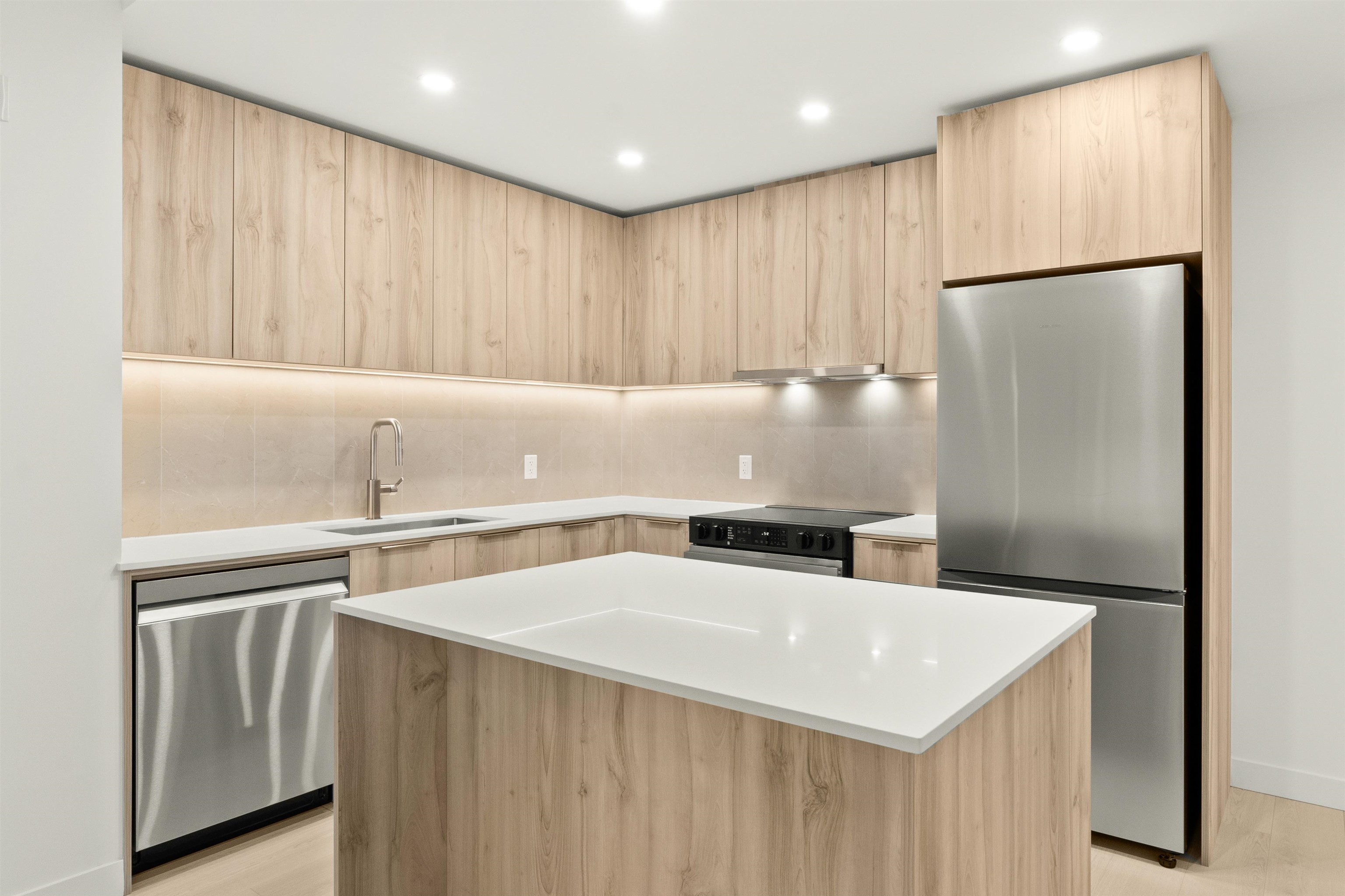 Listing image of 405 3596 MALSUM DR DRIVE