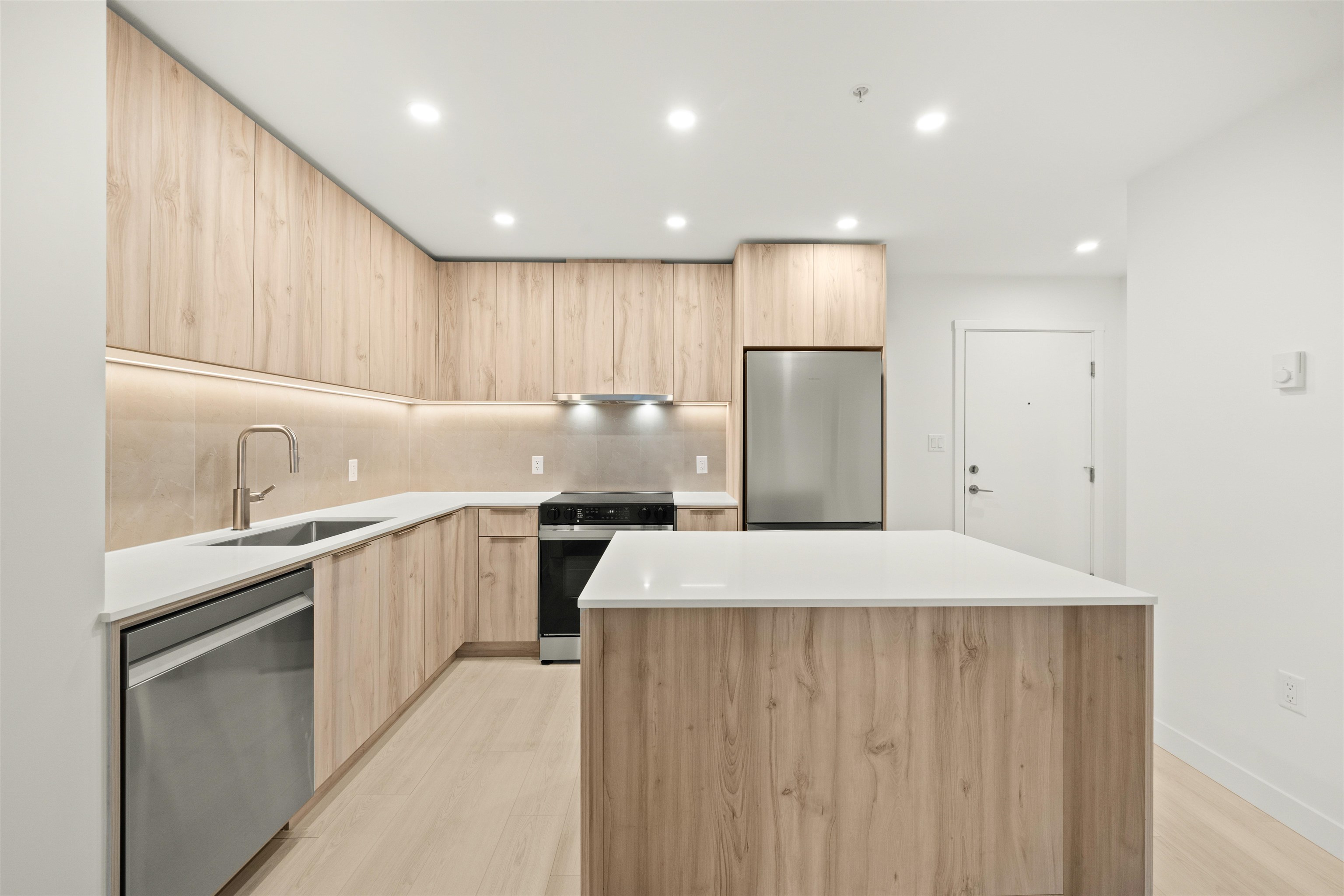 Listing image of 405 3596 MALSUM DR DRIVE