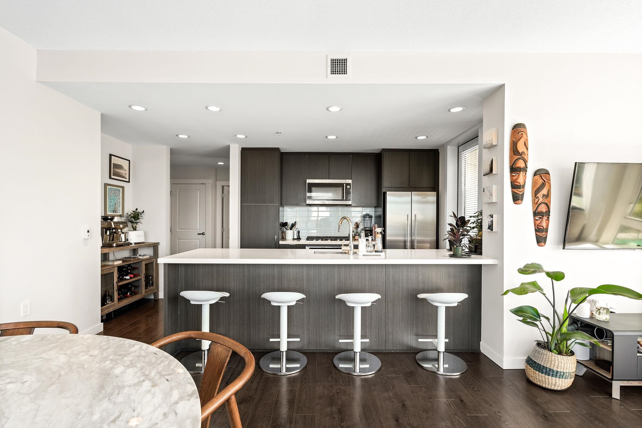 Listing image of 306 277 W 1ST STREET