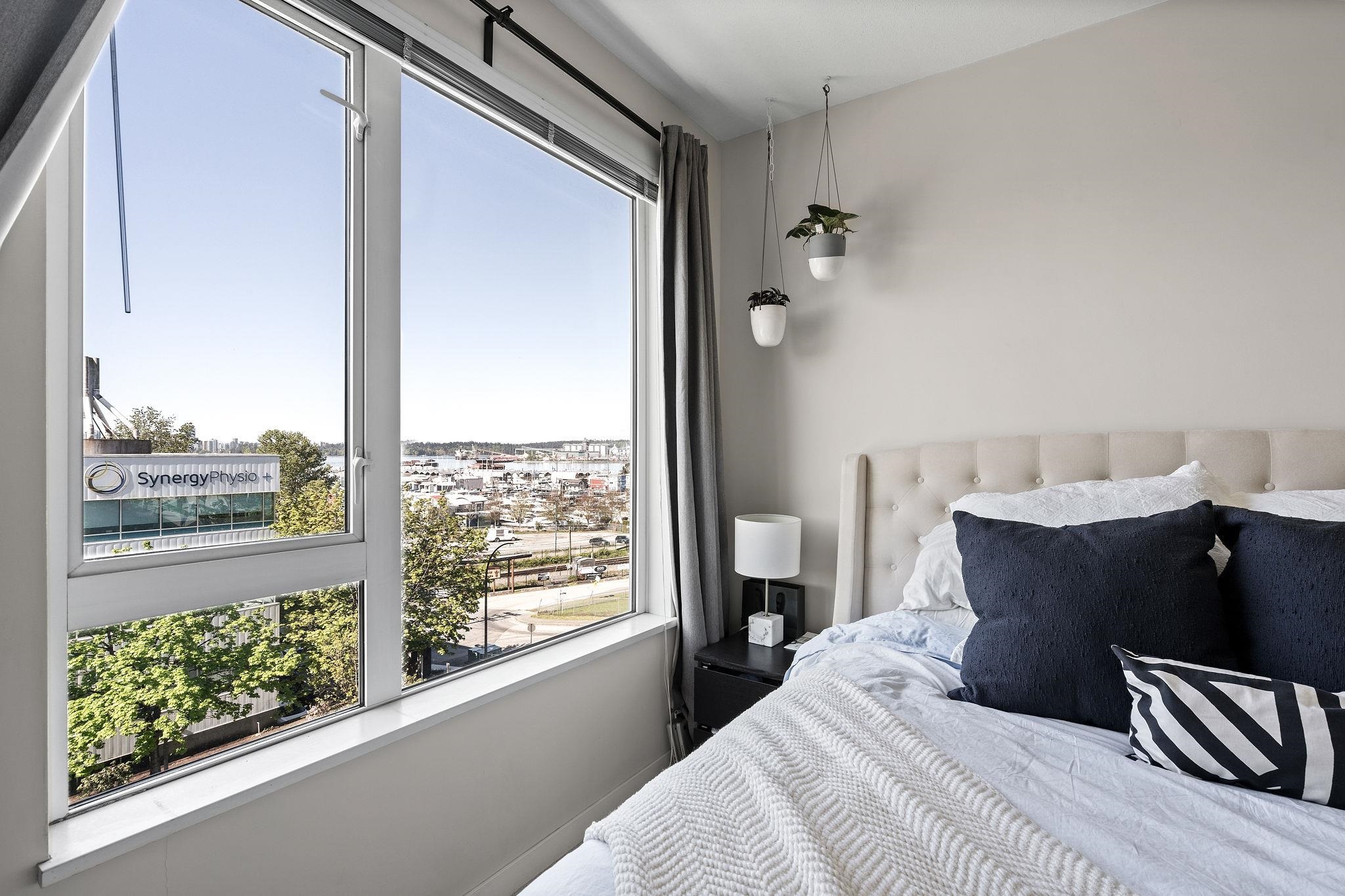 Listing image of 306 277 W 1ST STREET