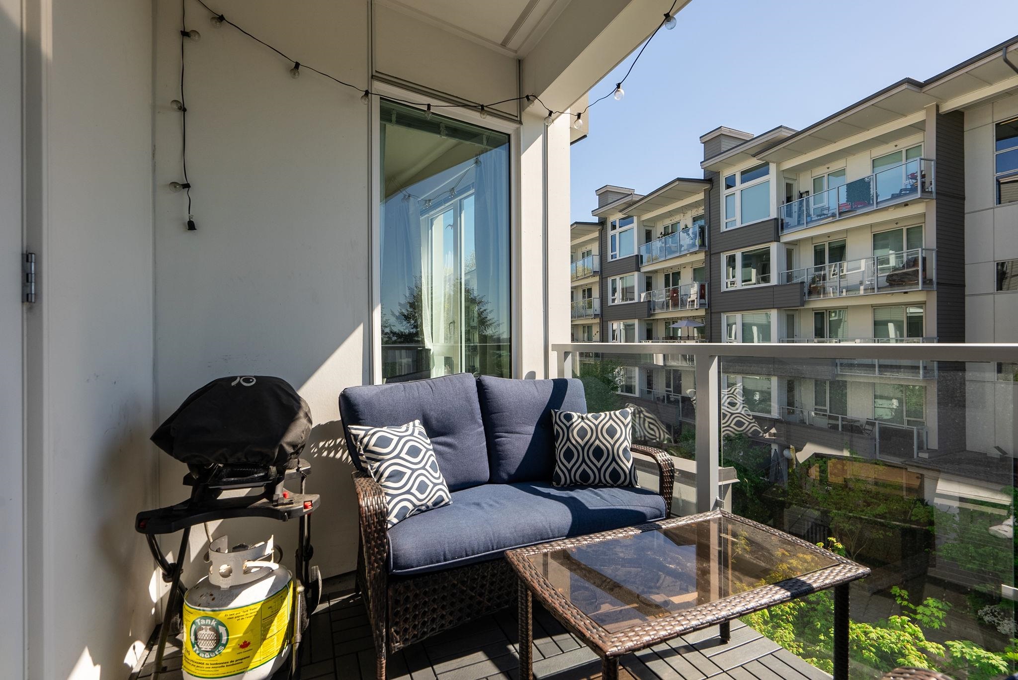Listing image of 306 277 W 1ST STREET
