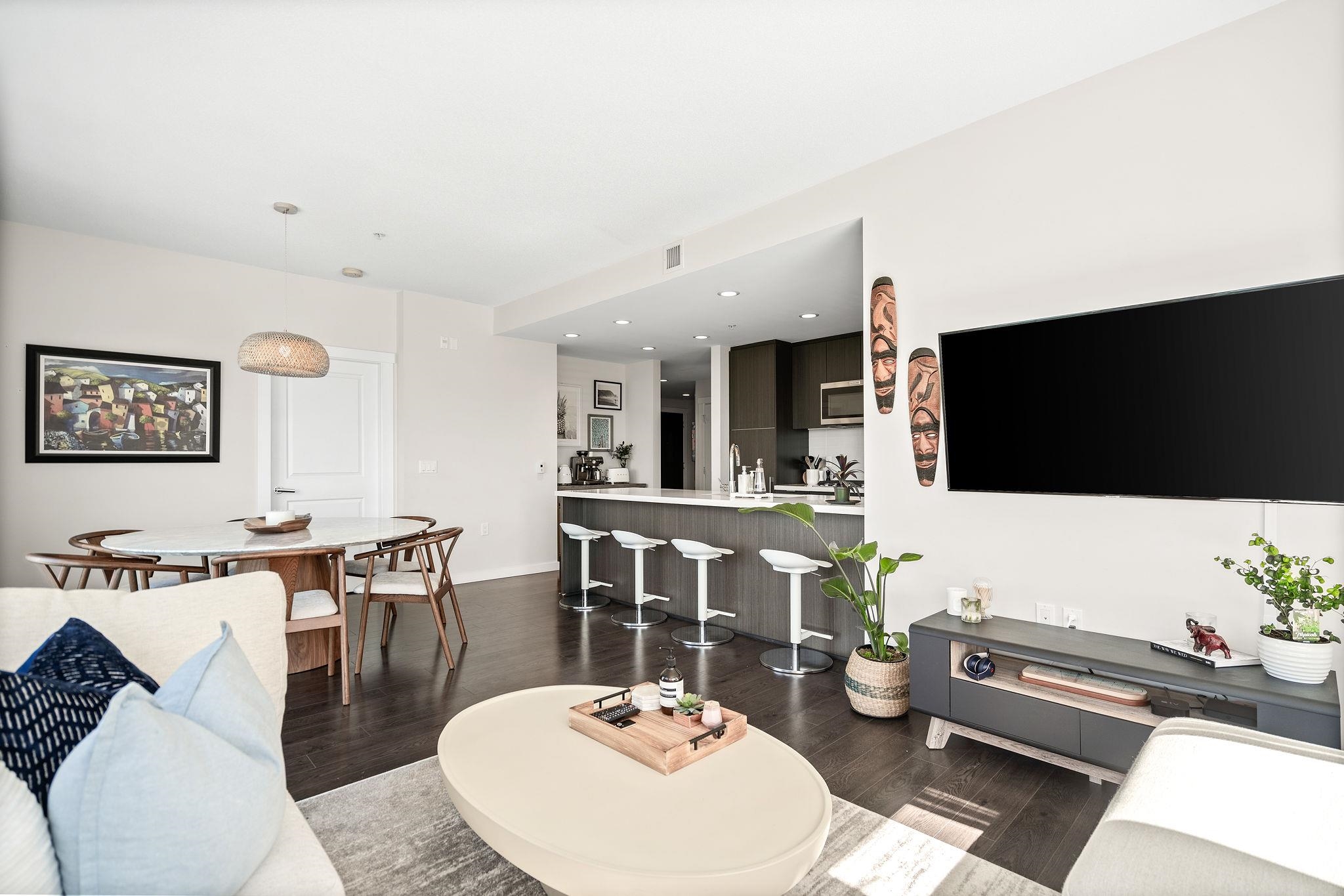 Listing image of 306 277 W 1ST STREET