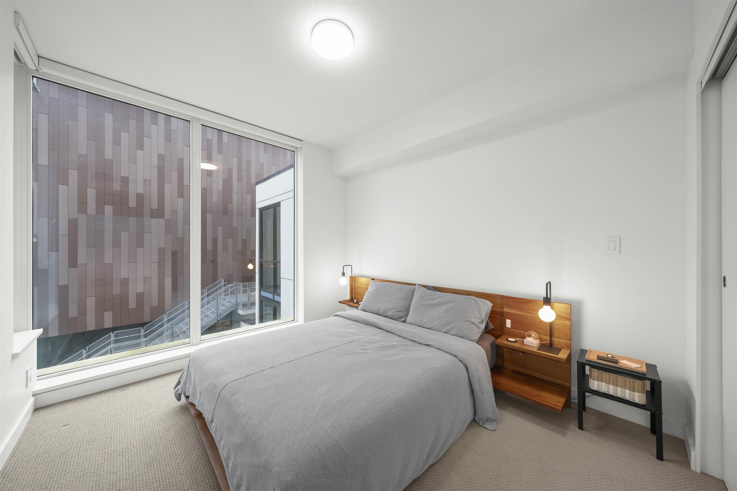 Listing image of 301 1471 HUNTER STREET