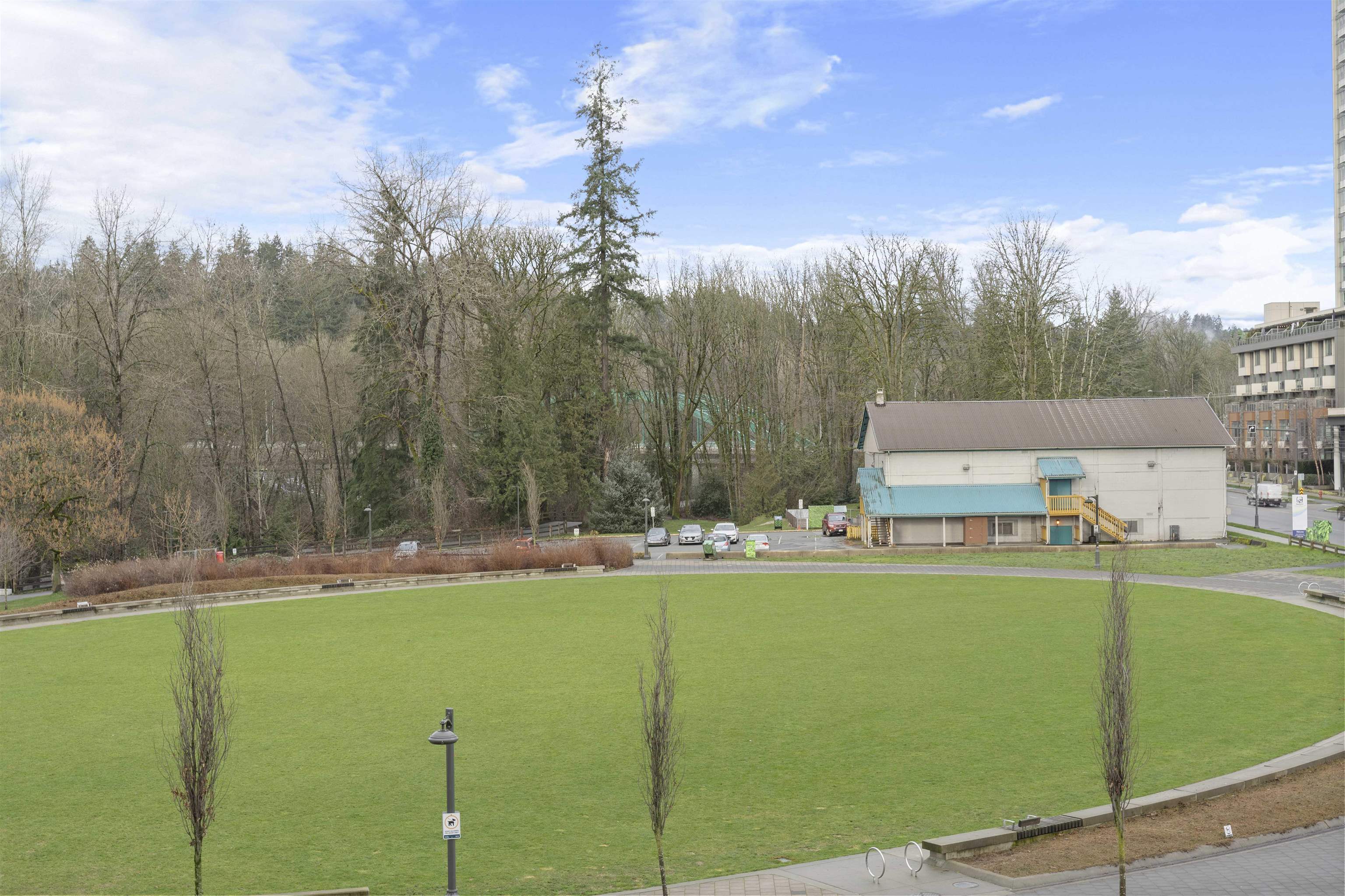 Listing image of 301 1471 HUNTER STREET
