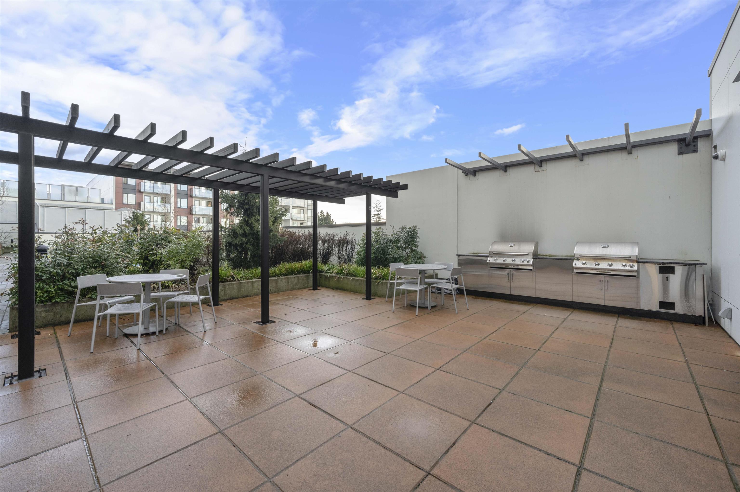 Listing image of 301 1471 HUNTER STREET