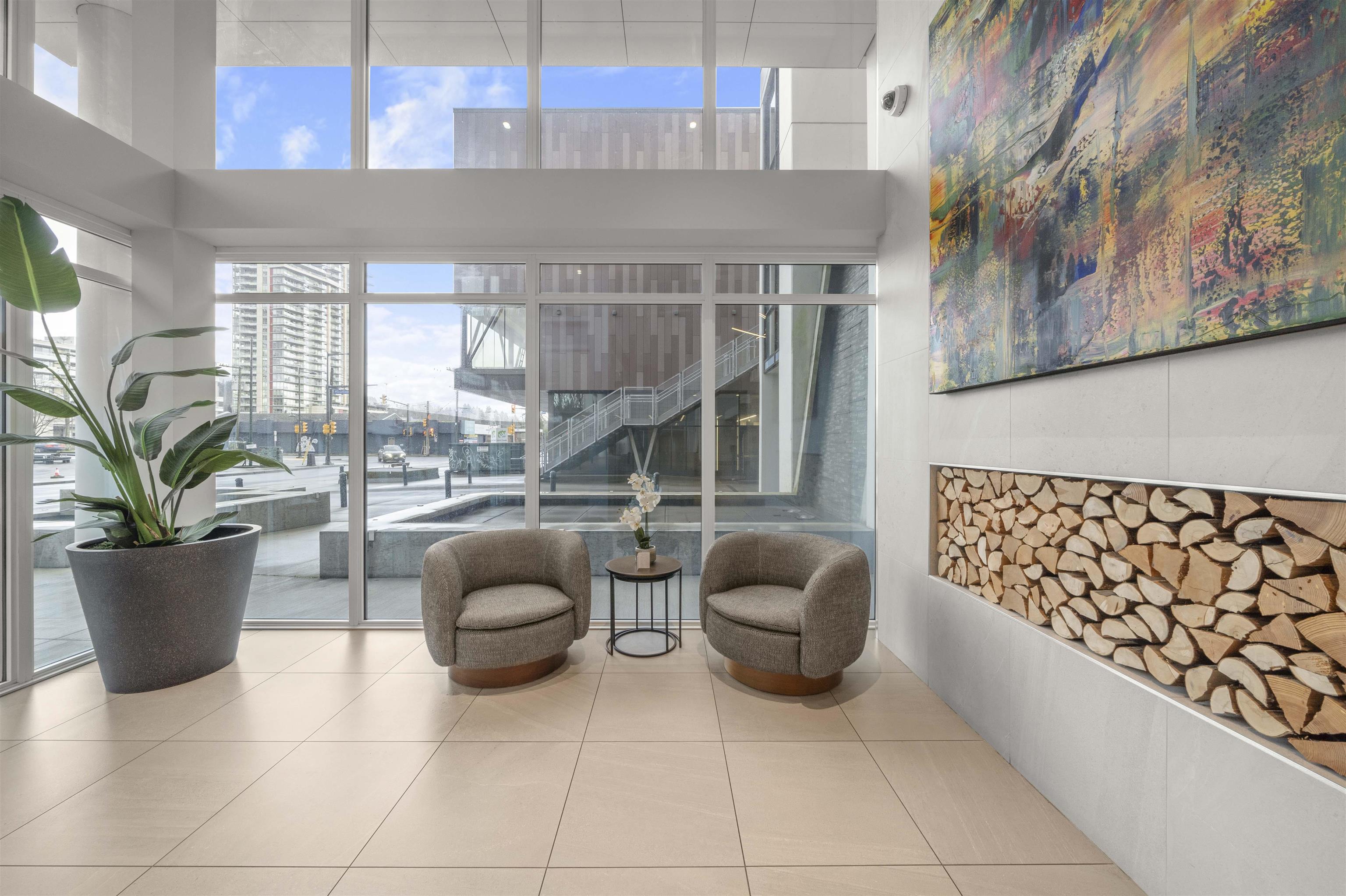 Listing image of 301 1471 HUNTER STREET