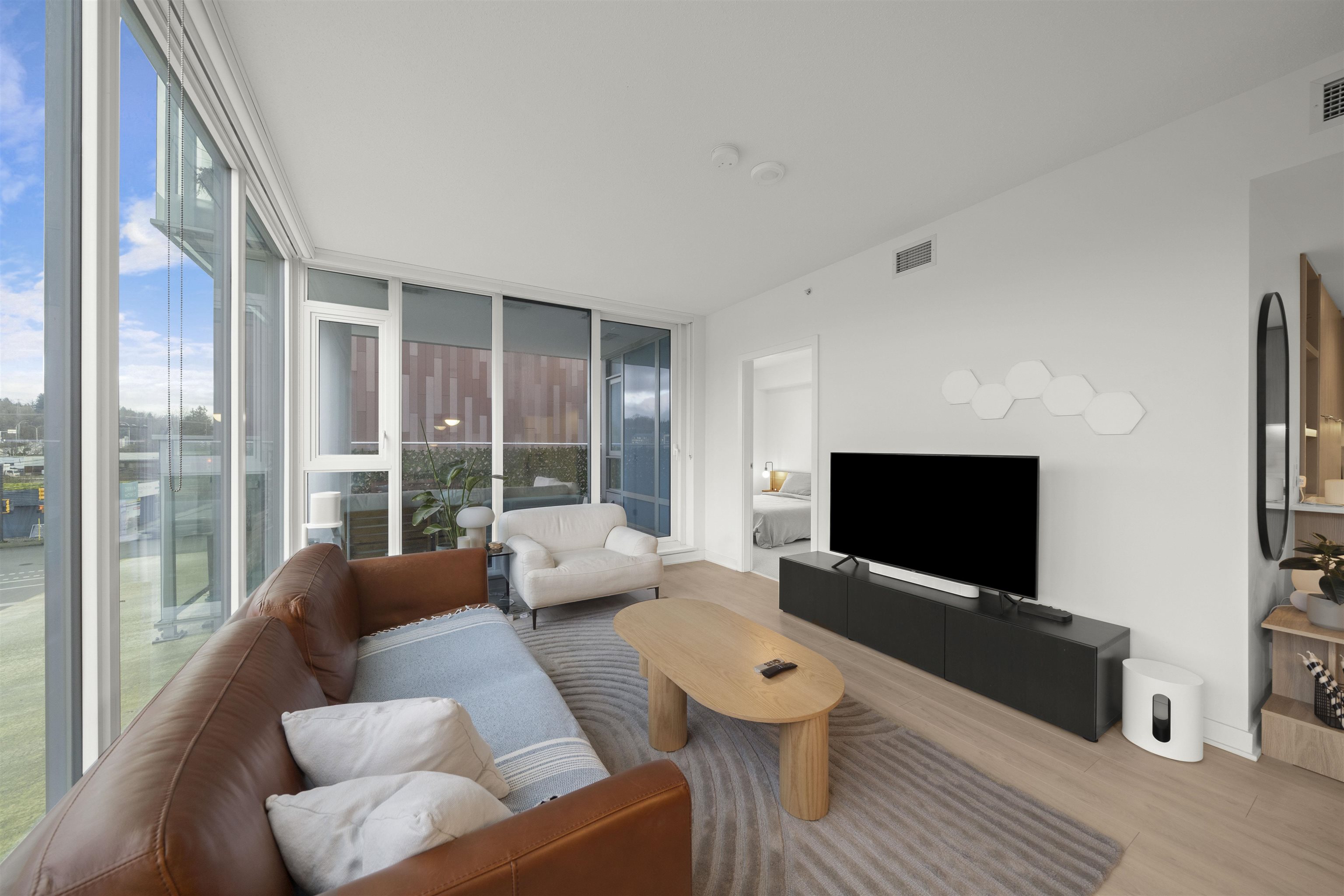 Listing image of 301 1471 HUNTER STREET
