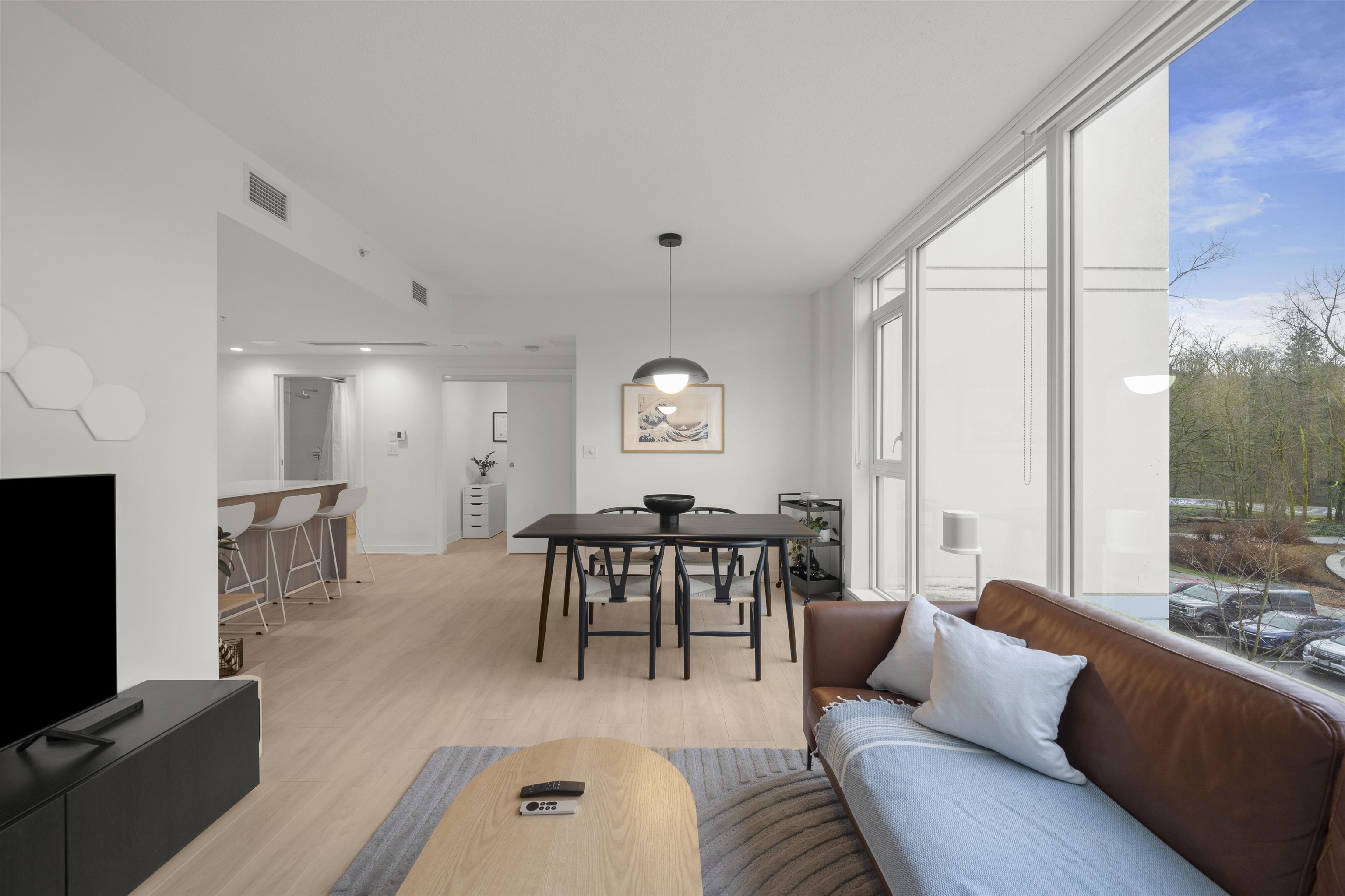 Listing image of 301 1471 HUNTER STREET