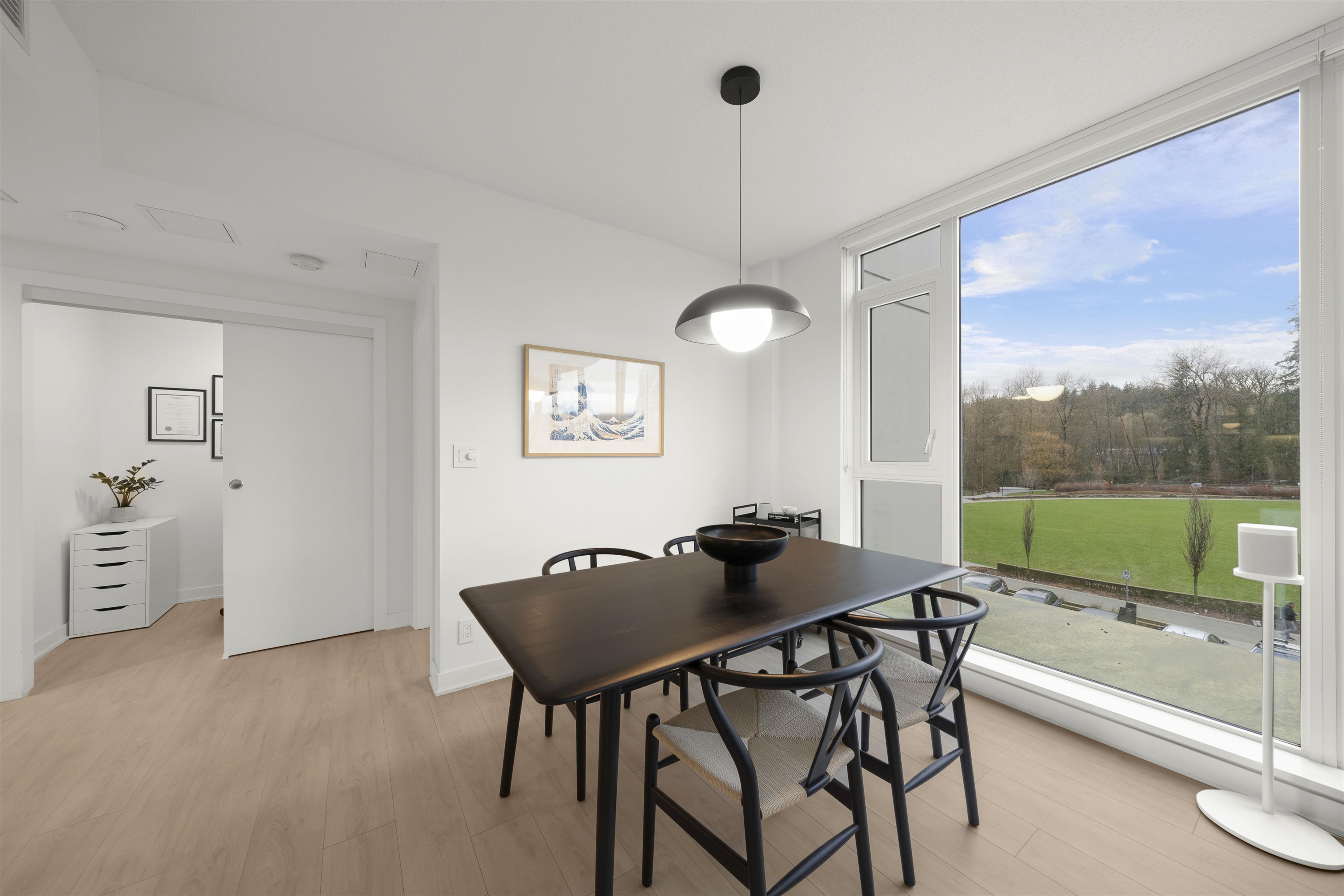 Listing image of 301 1471 HUNTER STREET