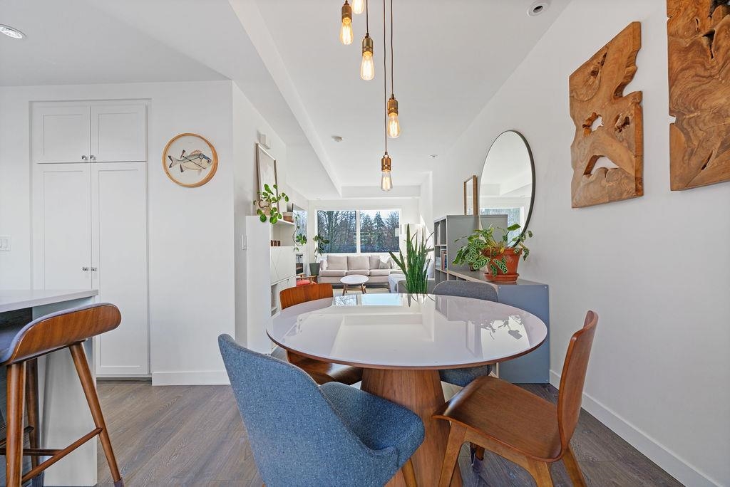 Listing image of 2 856 ORWELL STREET