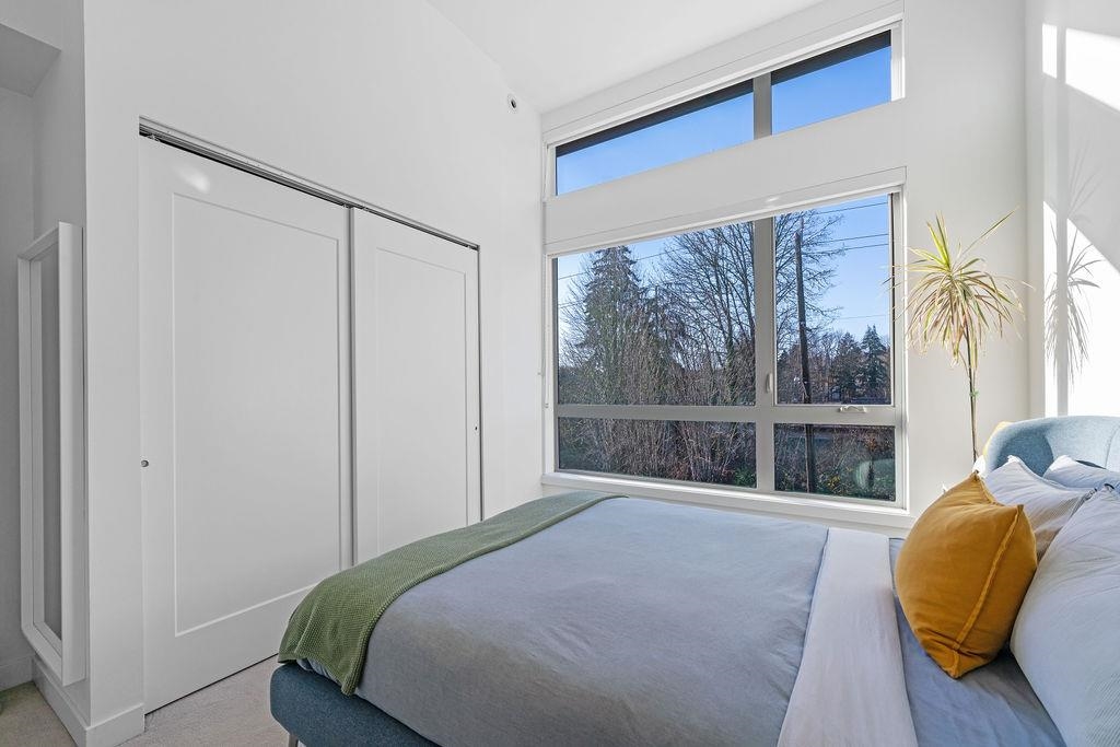 Listing image of 2 856 ORWELL STREET