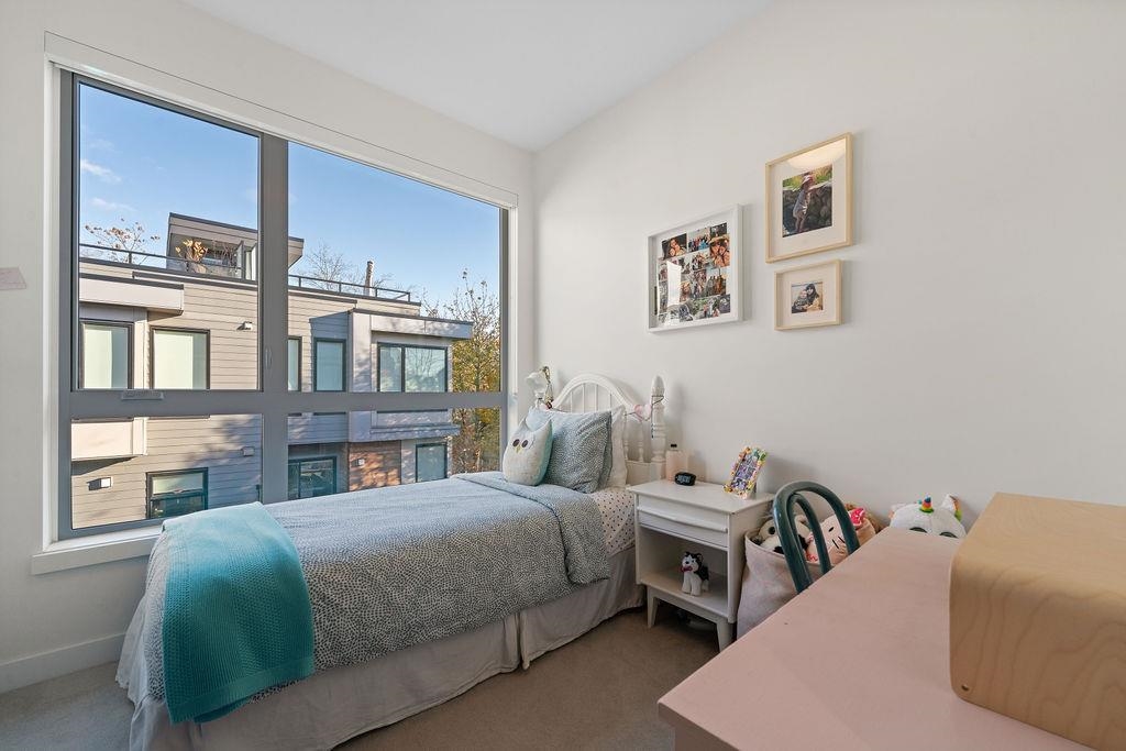 Listing image of 2 856 ORWELL STREET