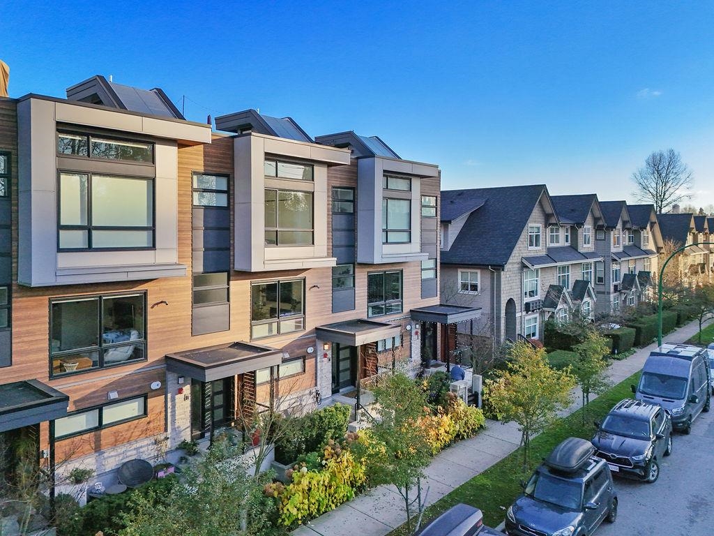 Listing image of 2 856 ORWELL STREET