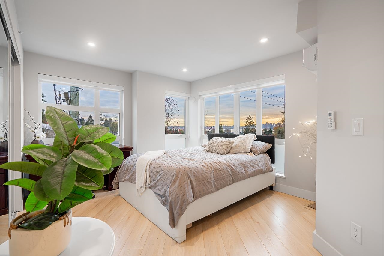 Listing image of 1710 LARSON ROAD