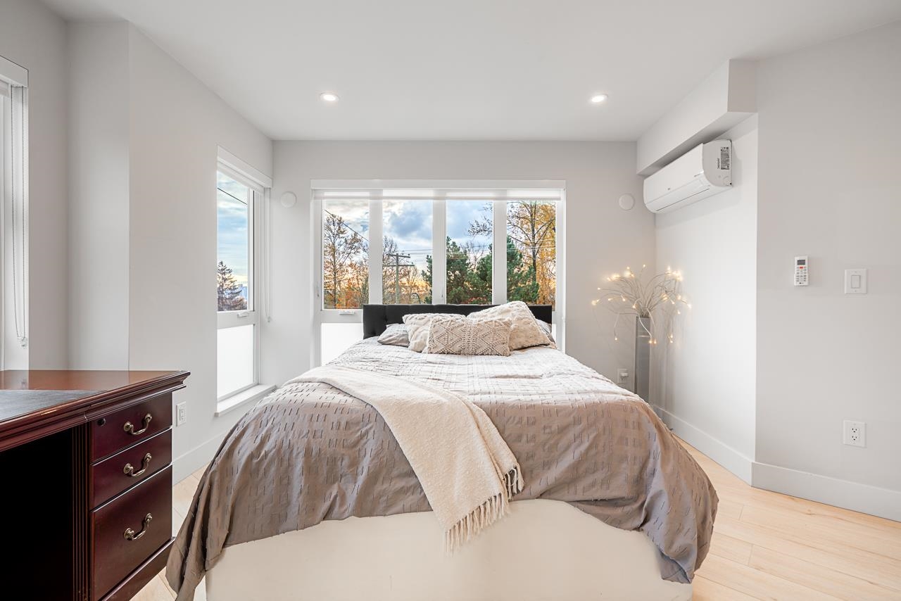 Listing image of 1710 LARSON ROAD