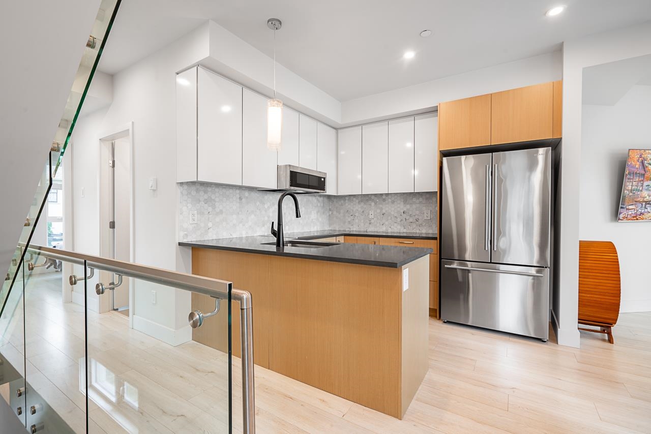 Listing image of 1710 LARSON ROAD