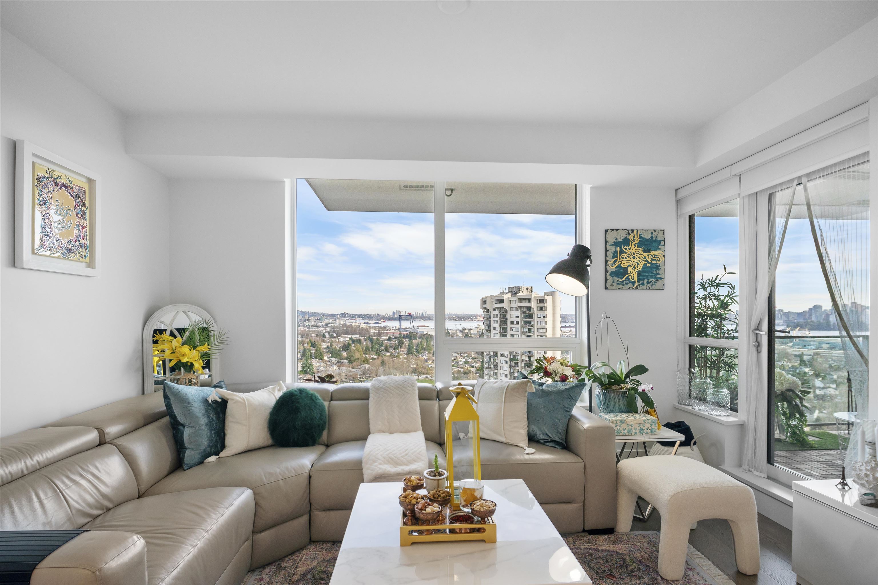Listing image of 2102 1632 LIONS GATE LANE