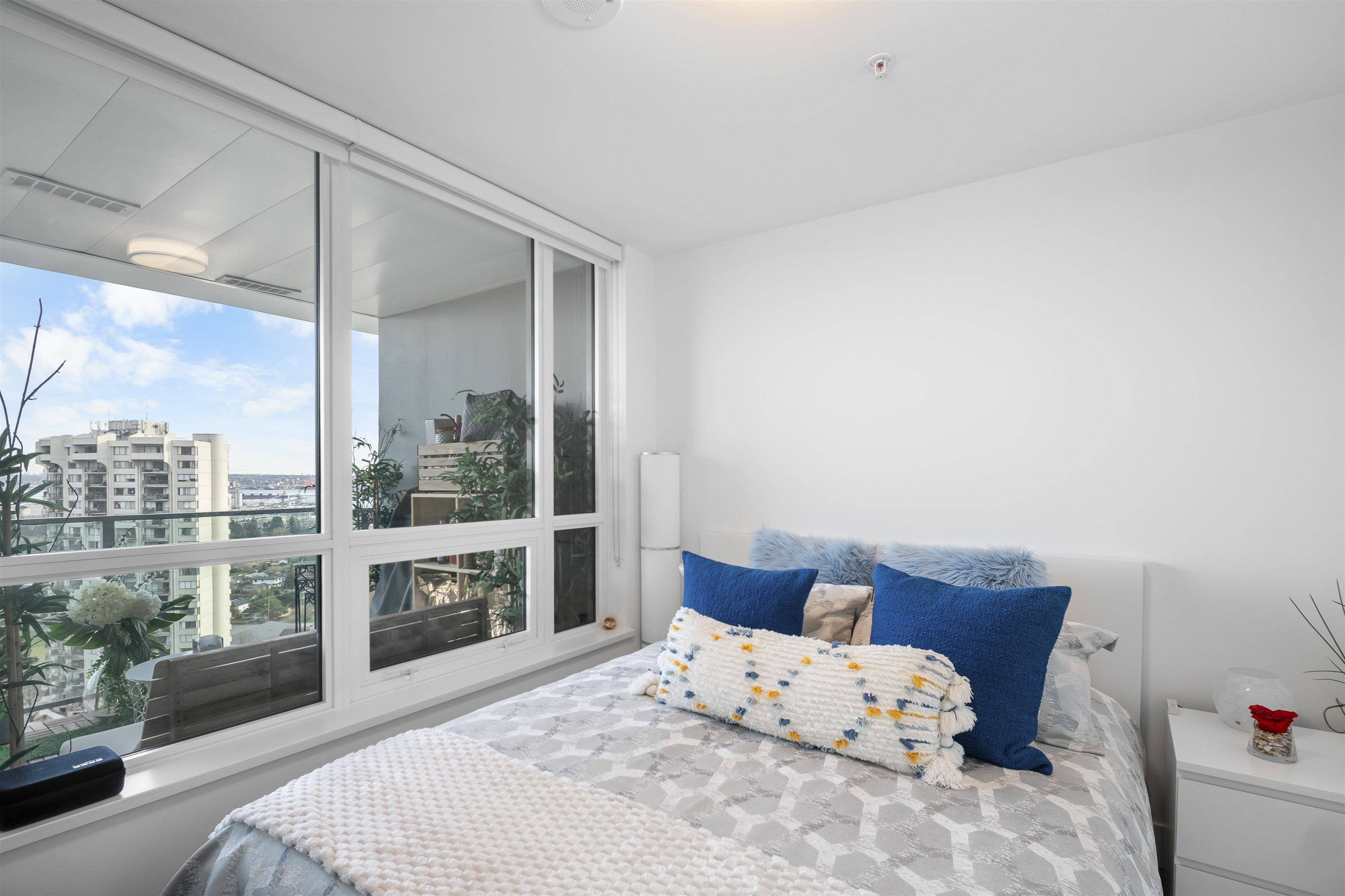 Listing image of 2102 1632 LIONS GATE LANE
