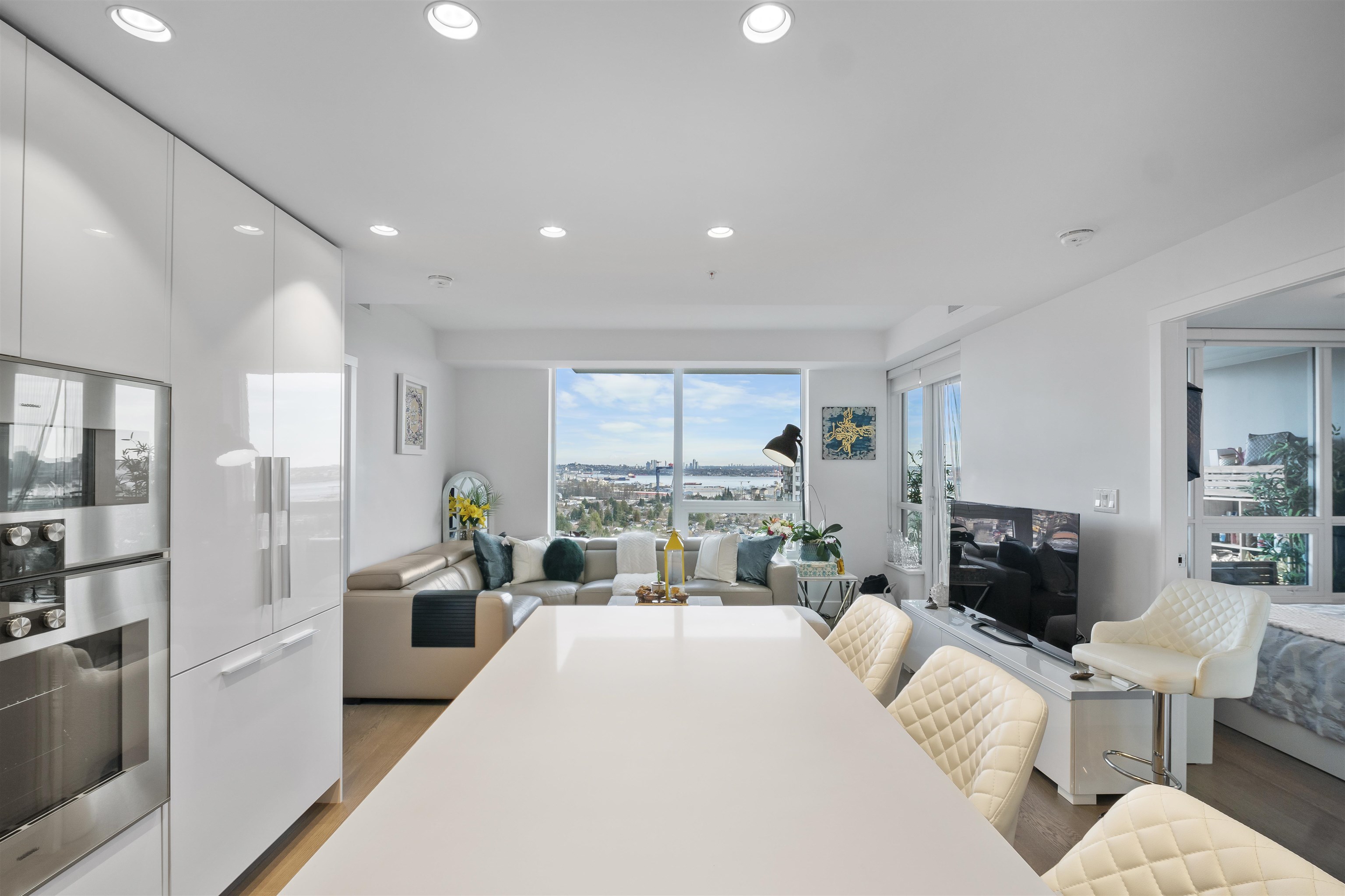 Listing image of 2102 1632 LIONS GATE LANE