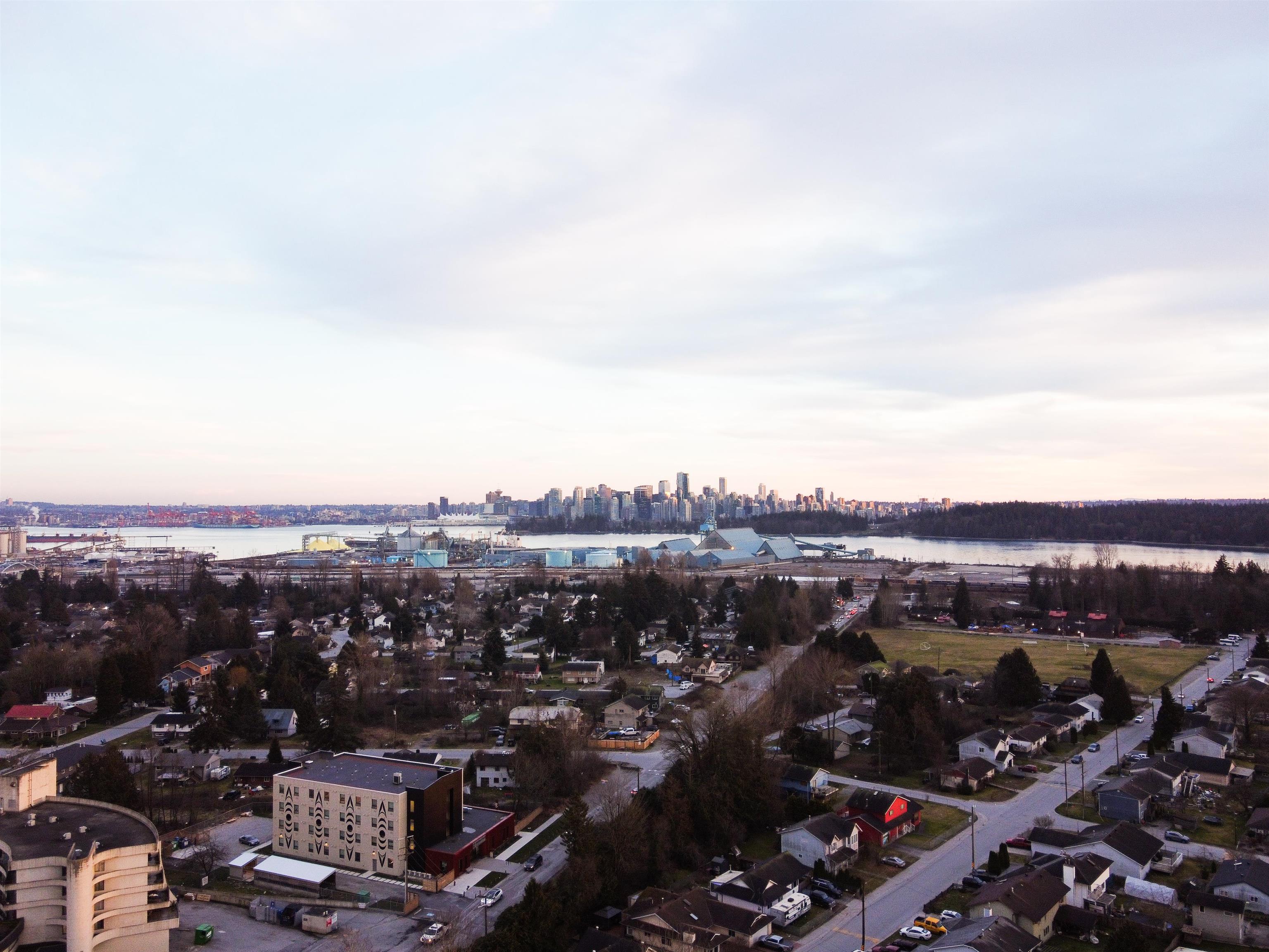 Listing image of 2102 1632 LIONS GATE LANE