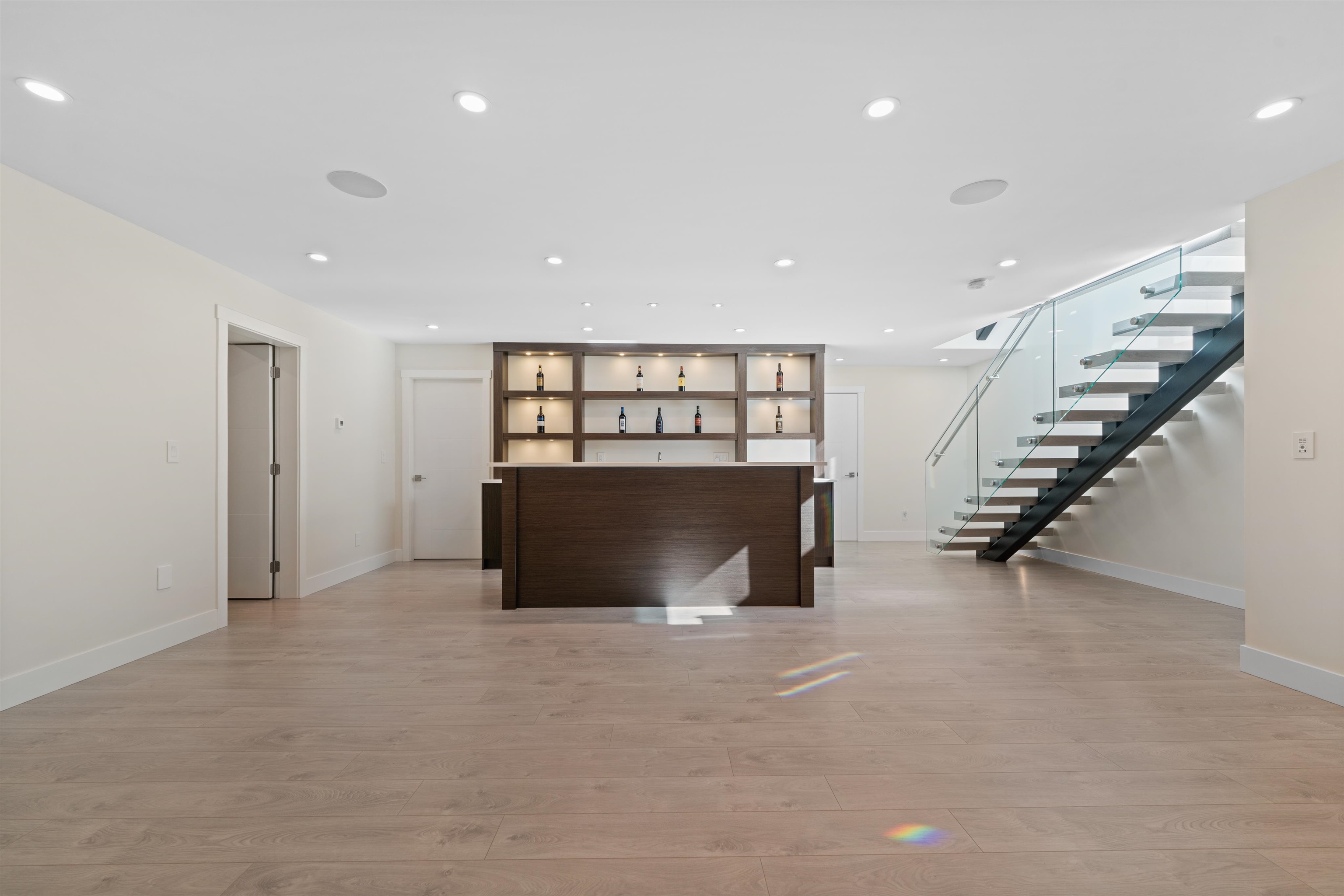 Listing image of 5199 CLIFFRIDGE AVENUE