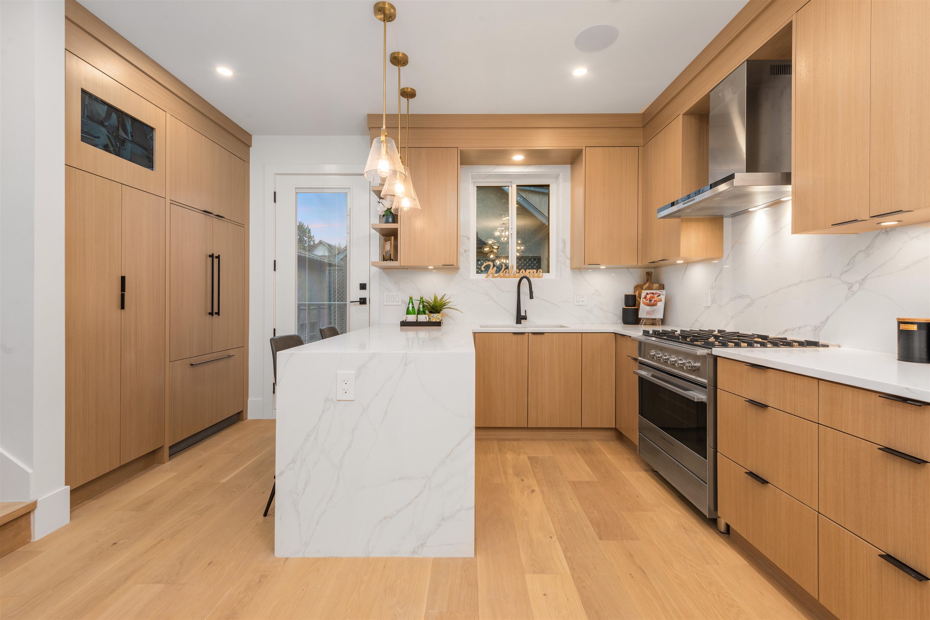 Listing image of 2052 FERNDALE STREET